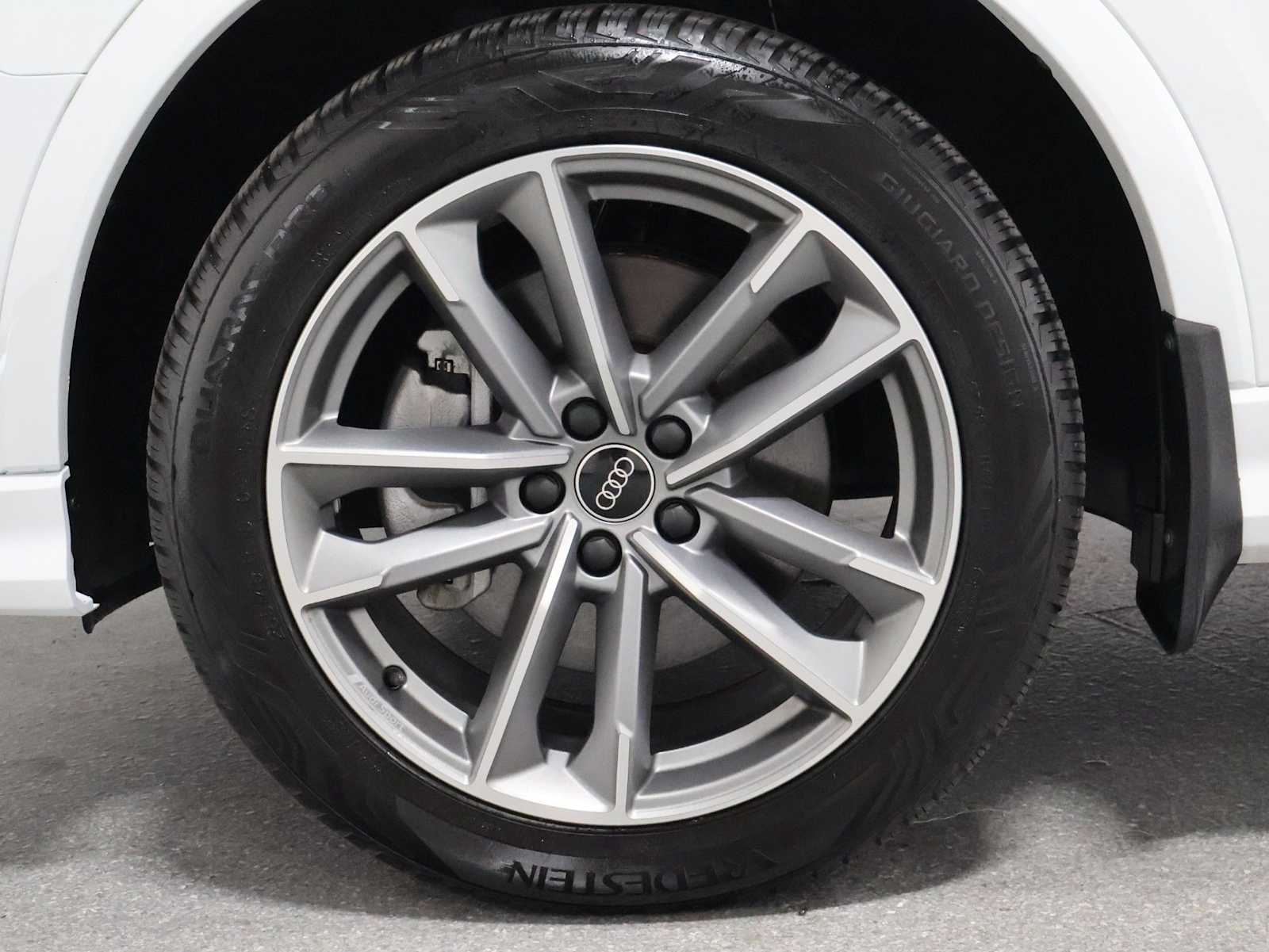 Thumbnail: 2024 Audi Q3 - 35