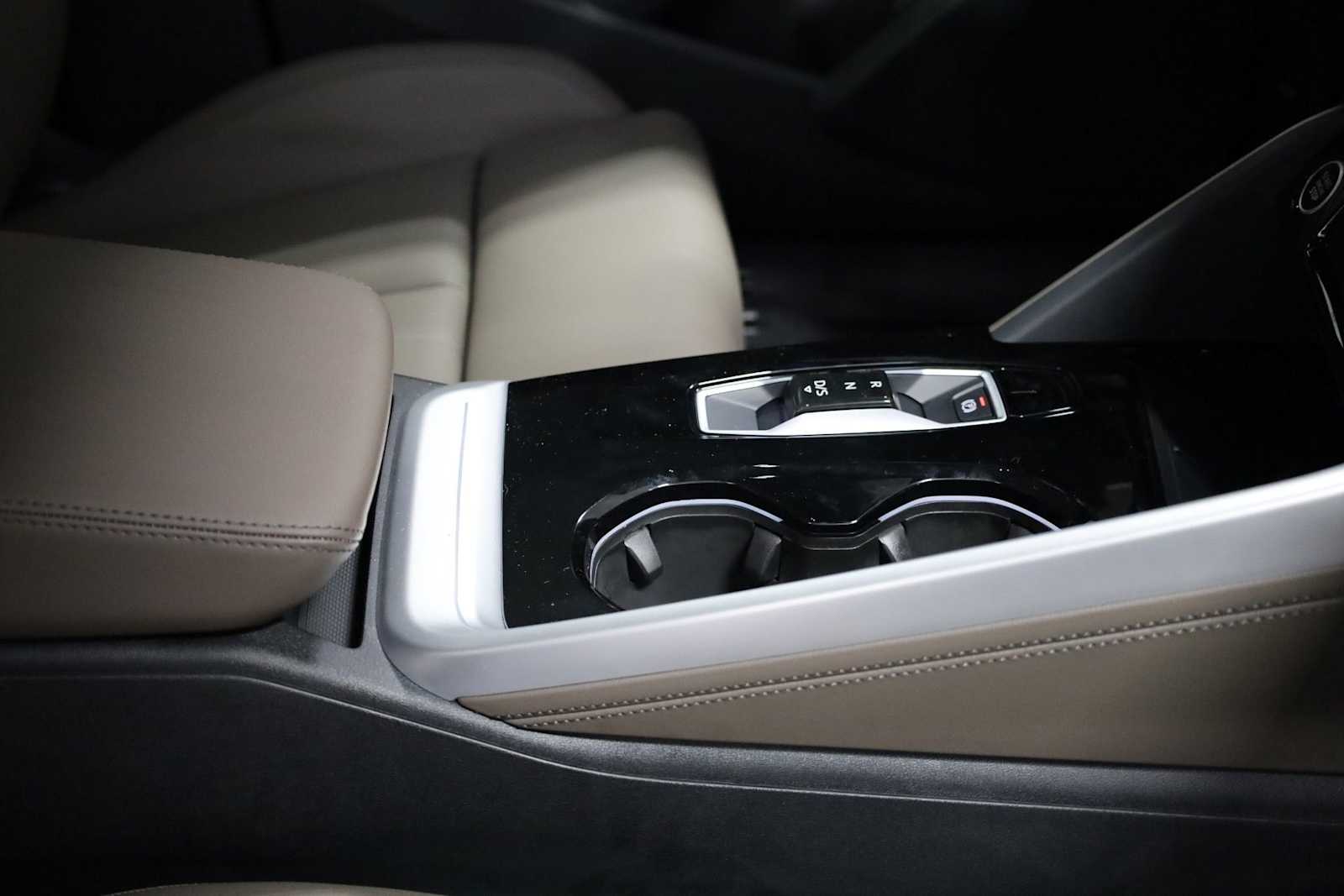 Thumbnail: 2025 Audi Q5 - 20