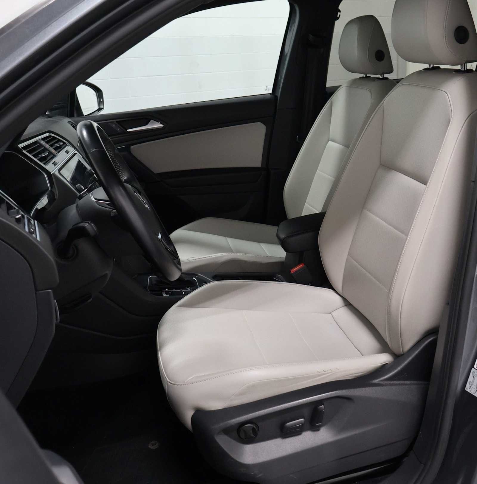Thumbnail: 2019 Volkswagen Tiguan - 5