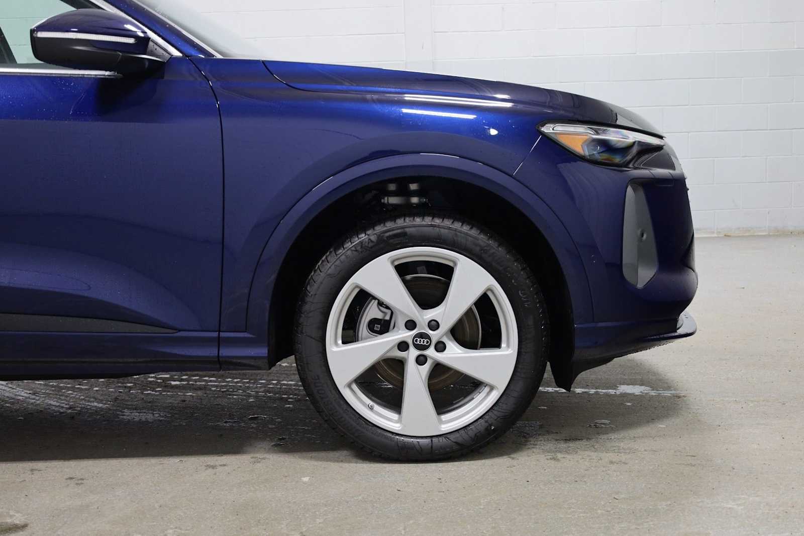 Thumbnail: 2025 Audi Q5 - 11