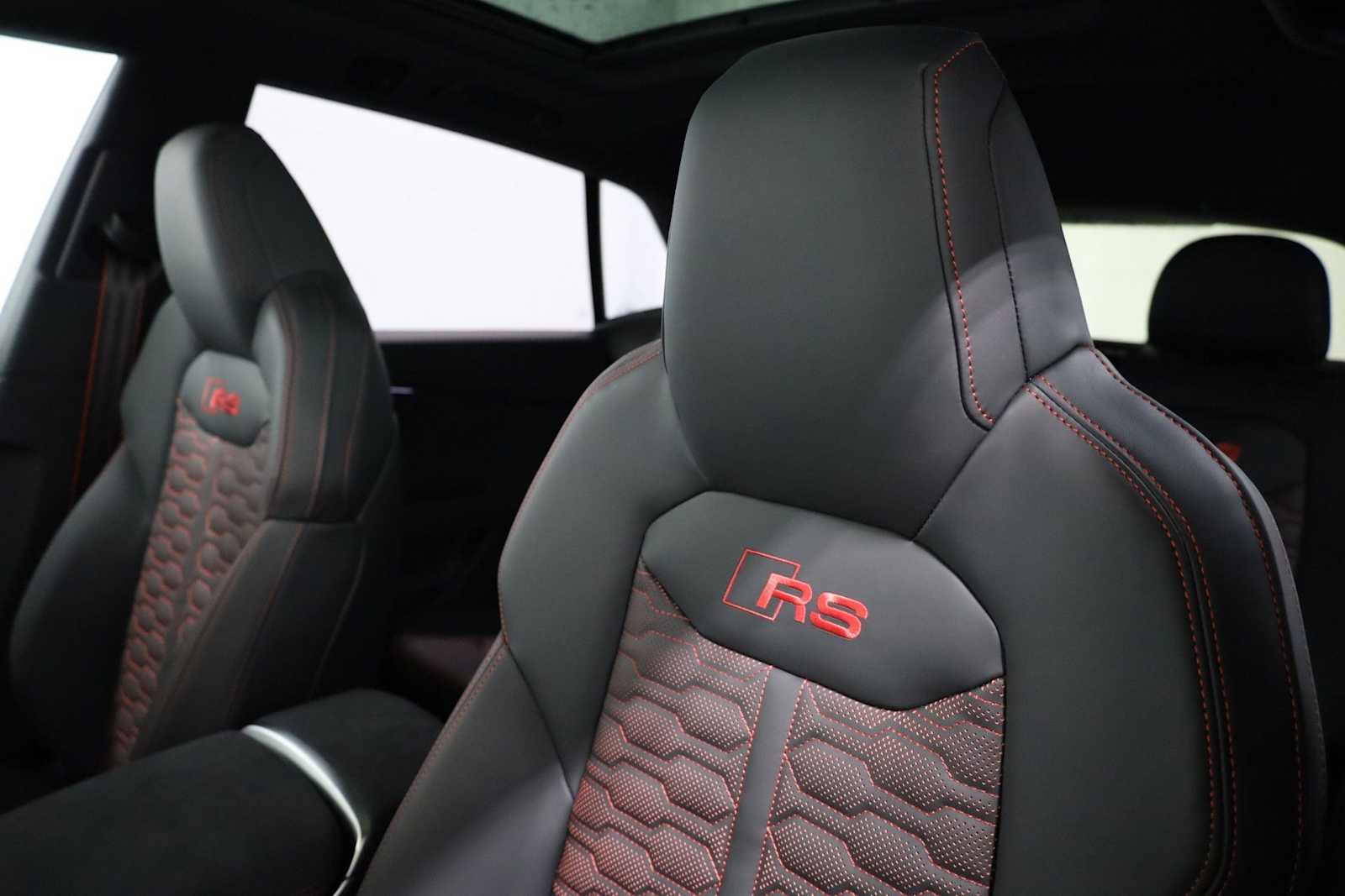 Thumbnail: 2026 Audi RS Q8 - 18