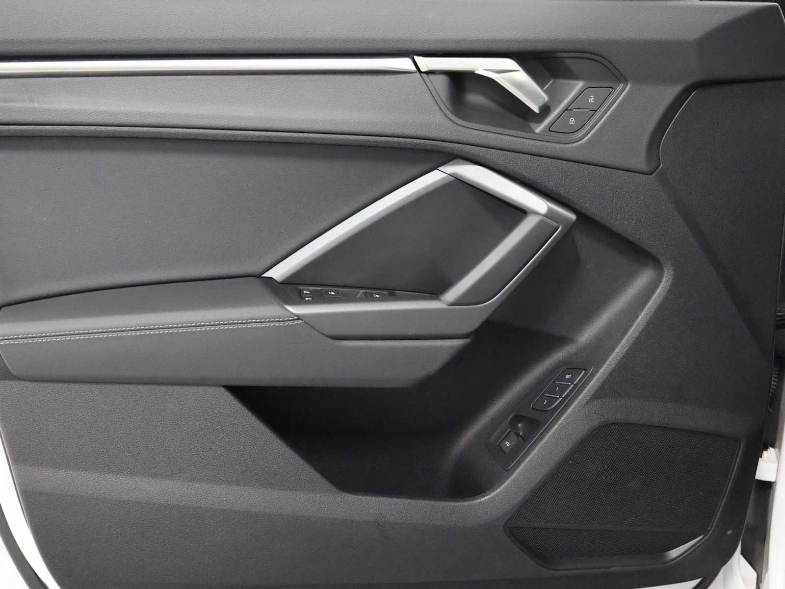 Thumbnail: 2024 Audi Q3 - 16