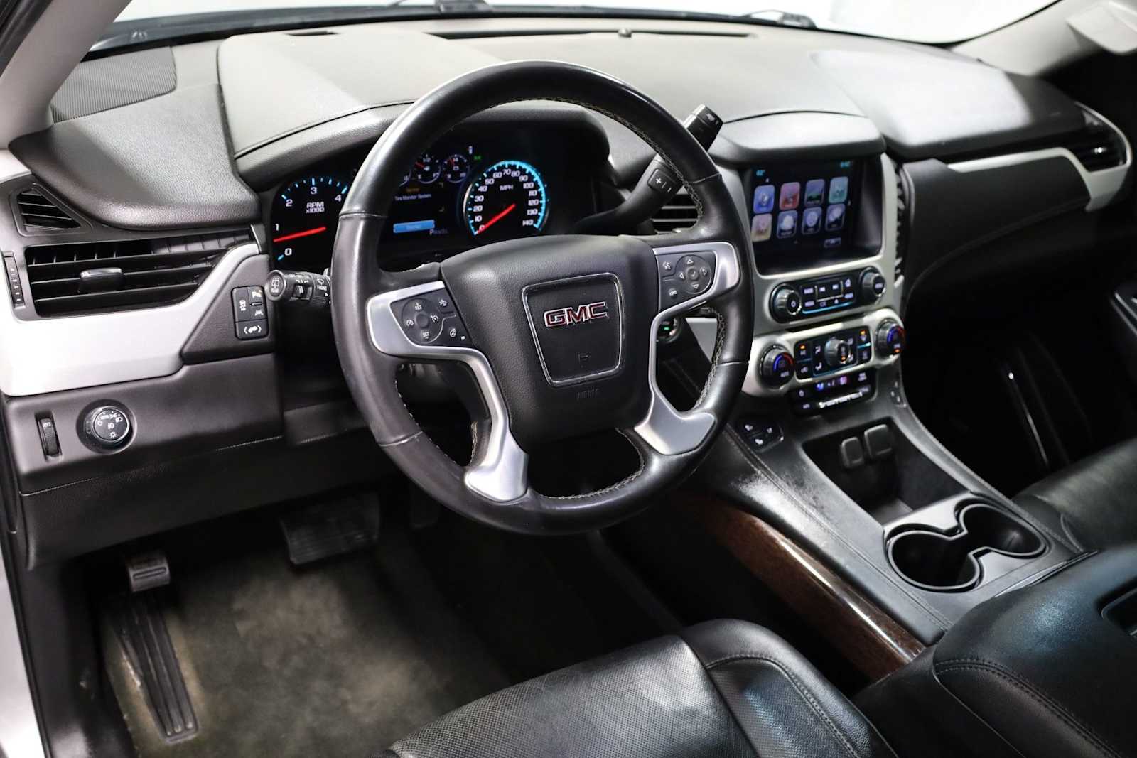 Thumbnail: 2017 GMC Yukon - 4