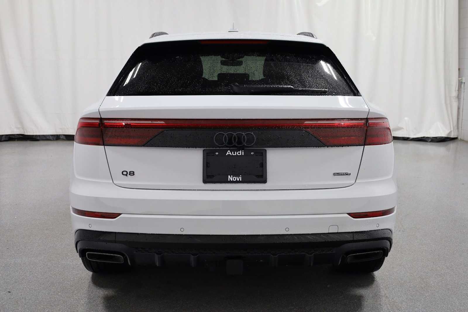 Thumbnail: 2026 Audi Q8 - 7