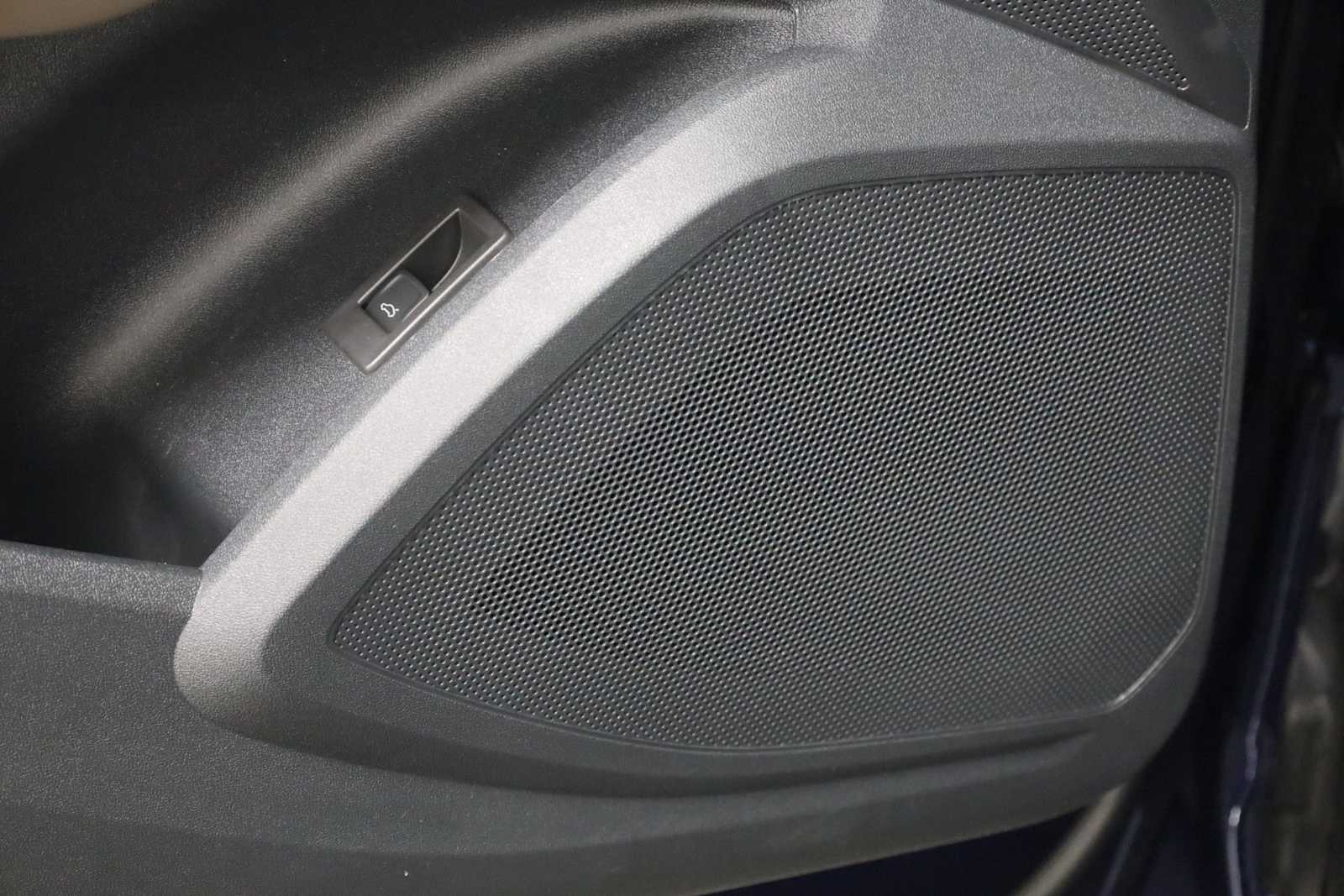 Thumbnail: 2025 Audi Q5 - 17