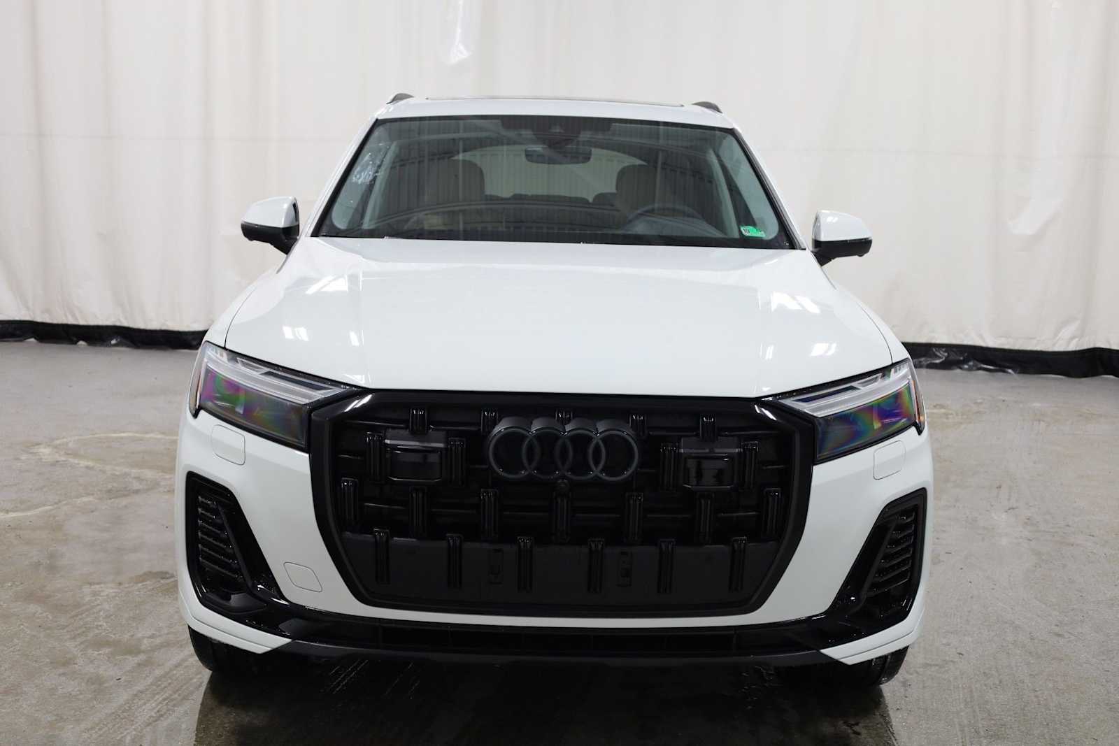 Thumbnail: 2026 Audi Q7 - 14