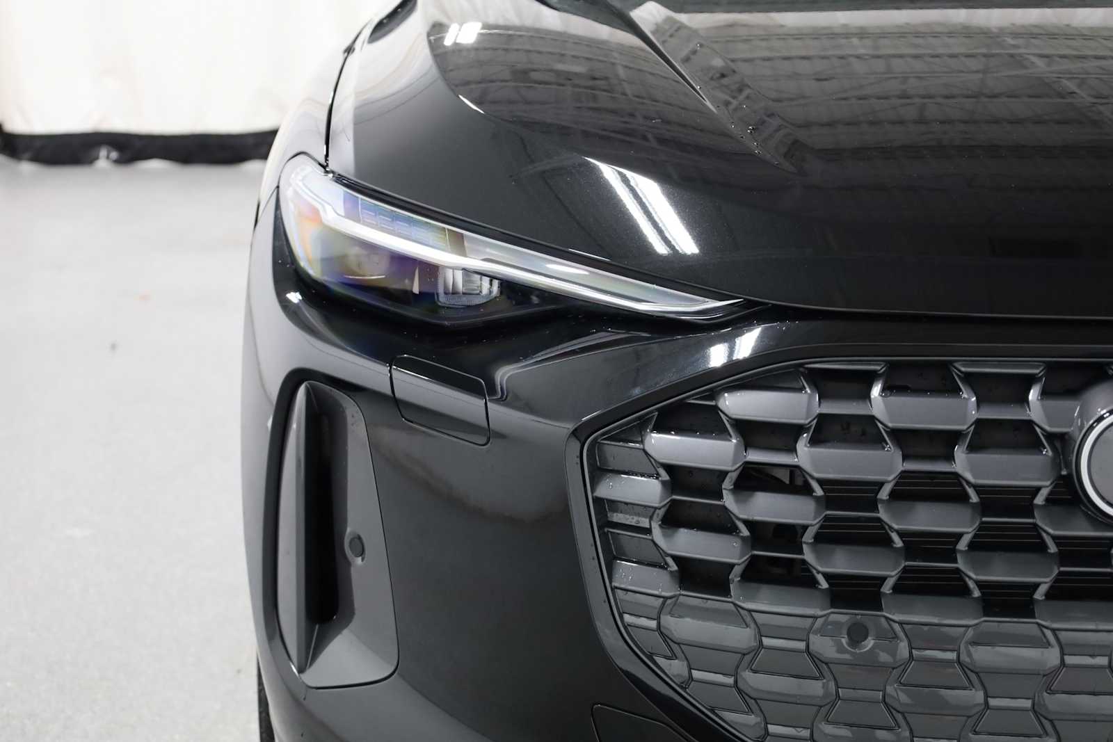 Thumbnail: 2025 Audi Q5 - 15