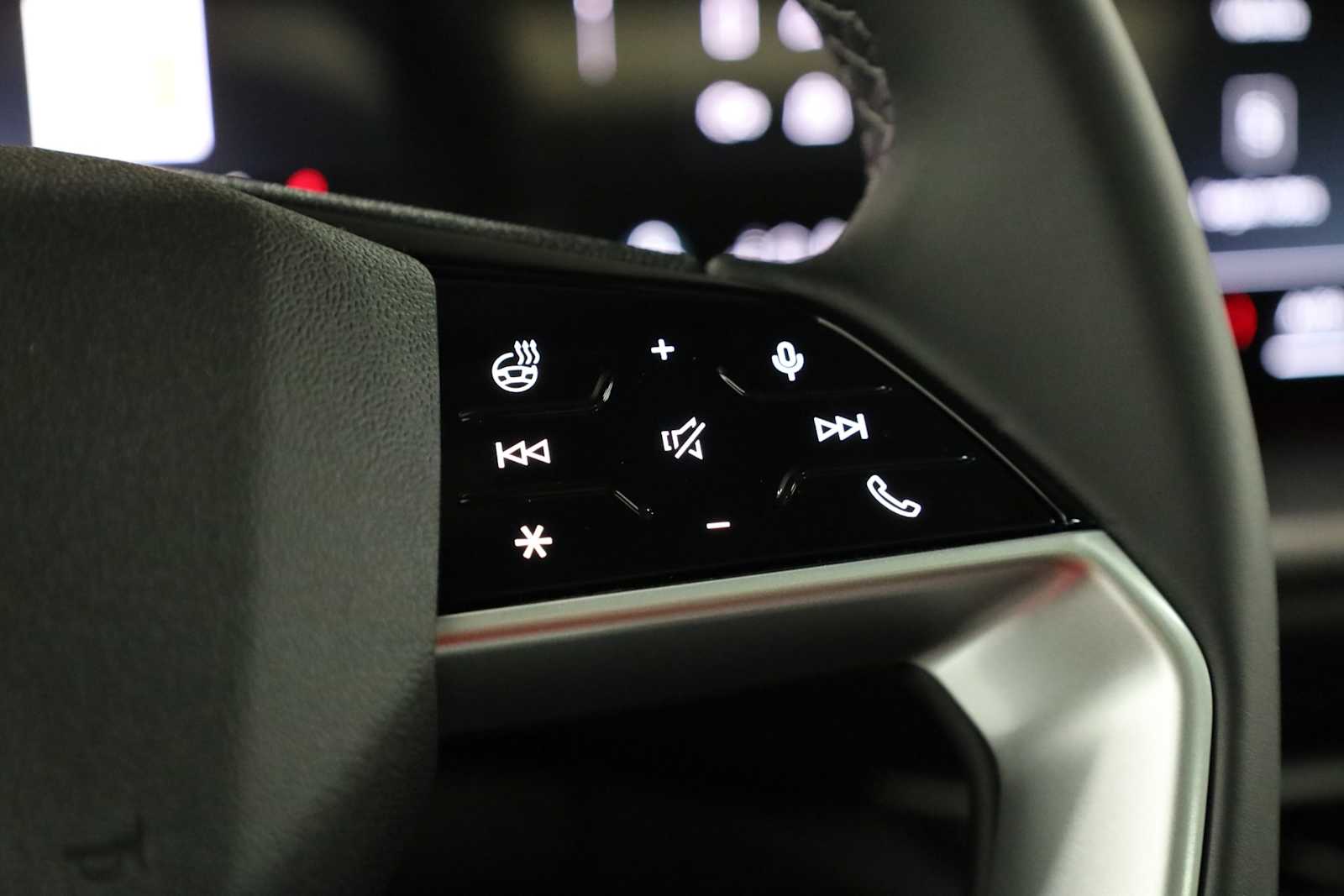 Thumbnail: 2025 Audi Q5 - 25