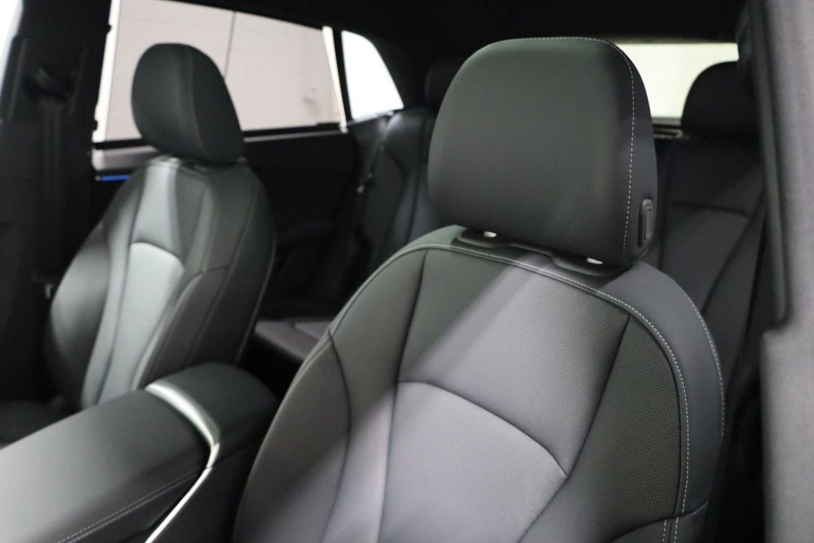 Thumbnail: 2026 Audi Q8 - 18