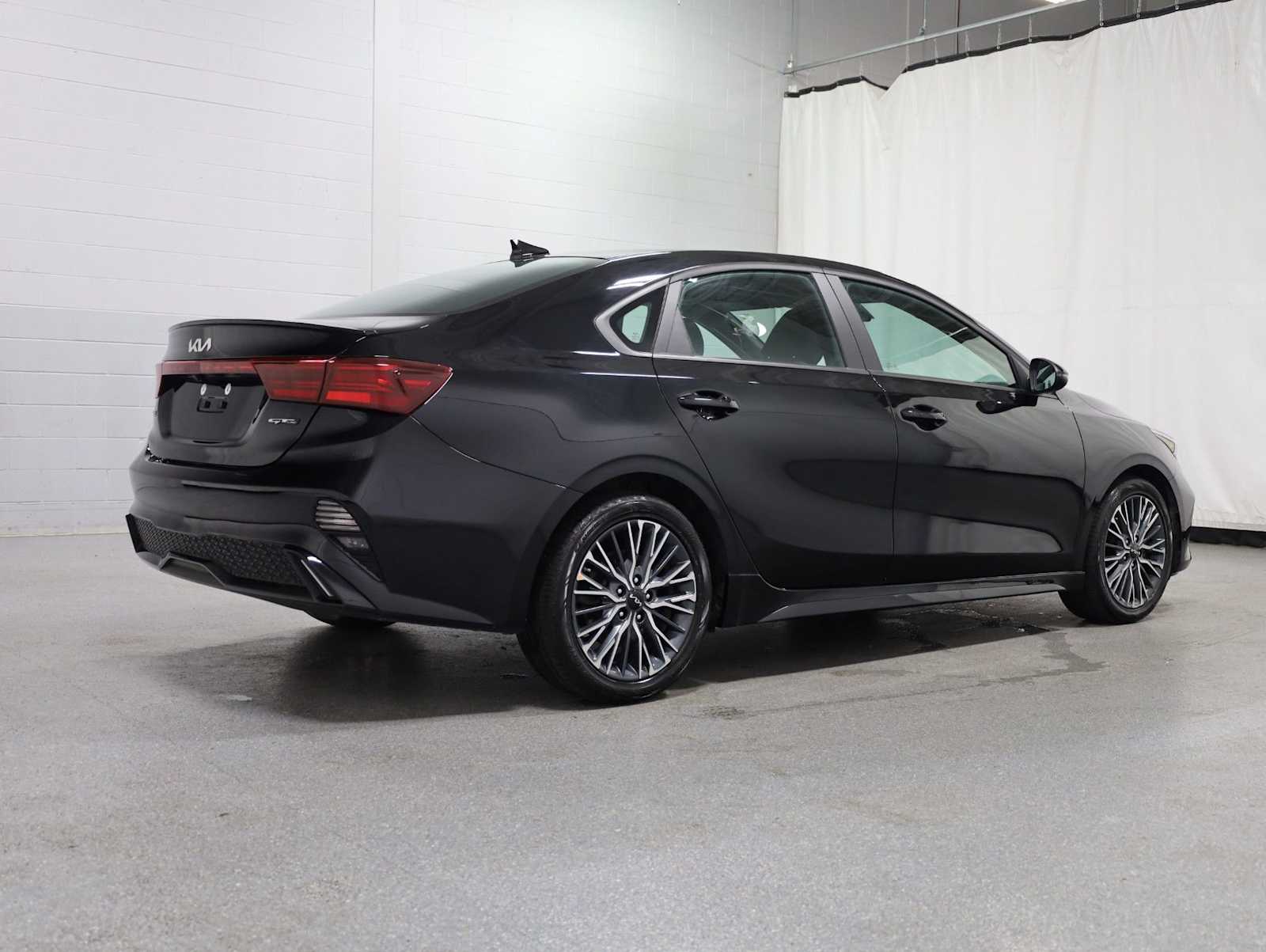 Thumbnail: 2024 Kia Forte - 9