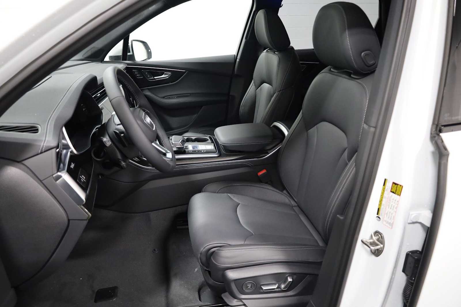 Thumbnail: 2026 Audi Q7 - 5