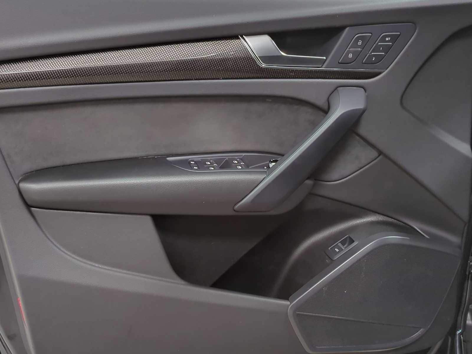 Thumbnail: 2023 Audi SQ5 - 16