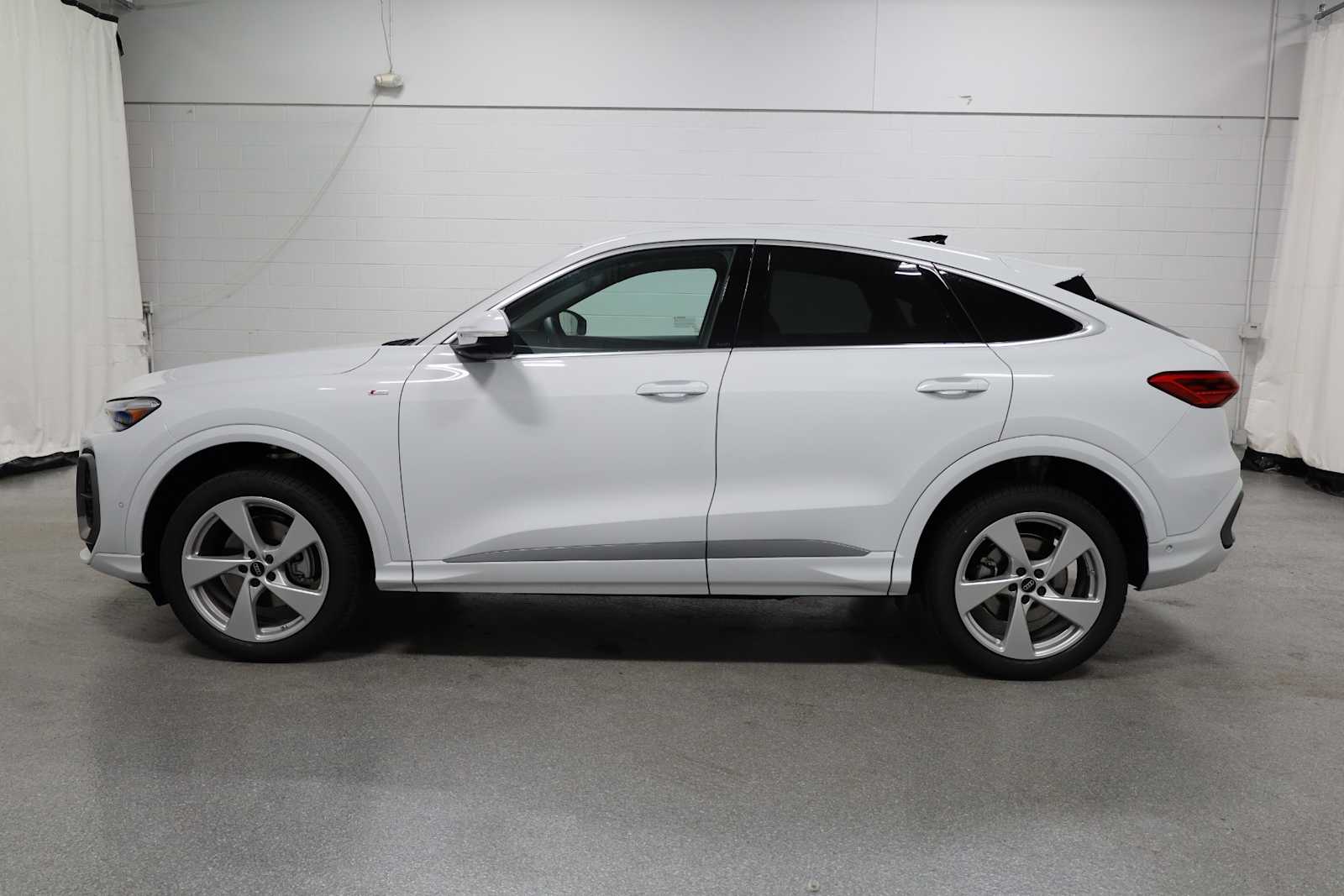 Thumbnail: 2025 Audi Q5 - 2