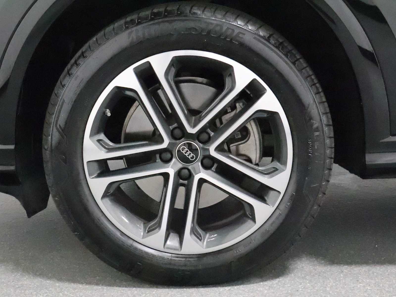 Thumbnail: 2025 Audi Q5 - 34