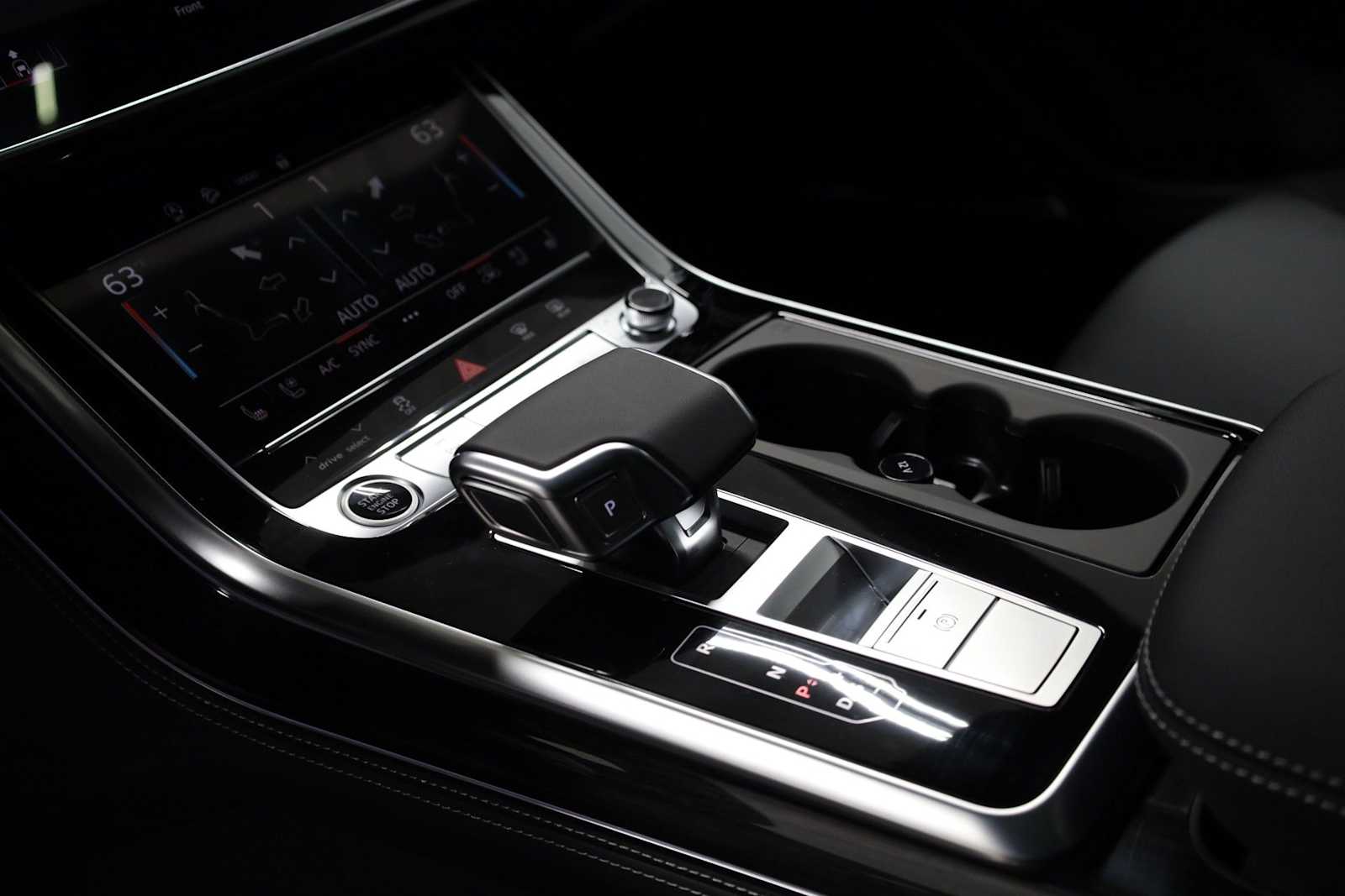 Thumbnail: 2026 Audi Q8 - 27