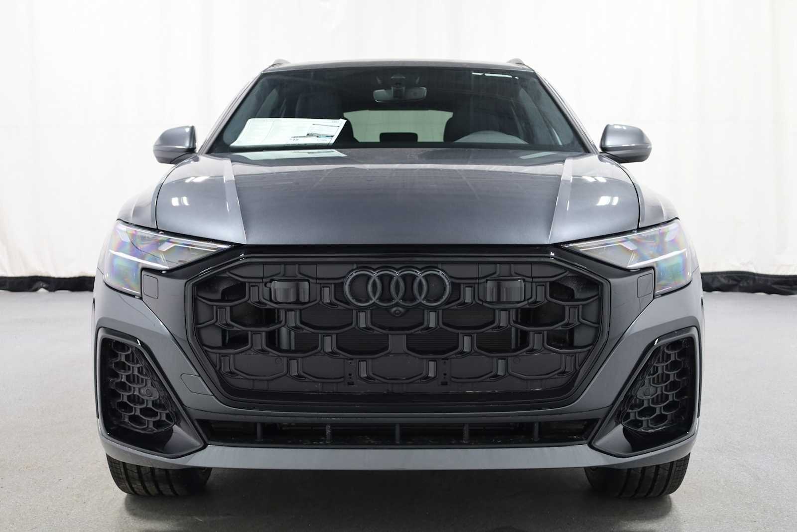 Thumbnail: 2025 Audi Q8 - 8