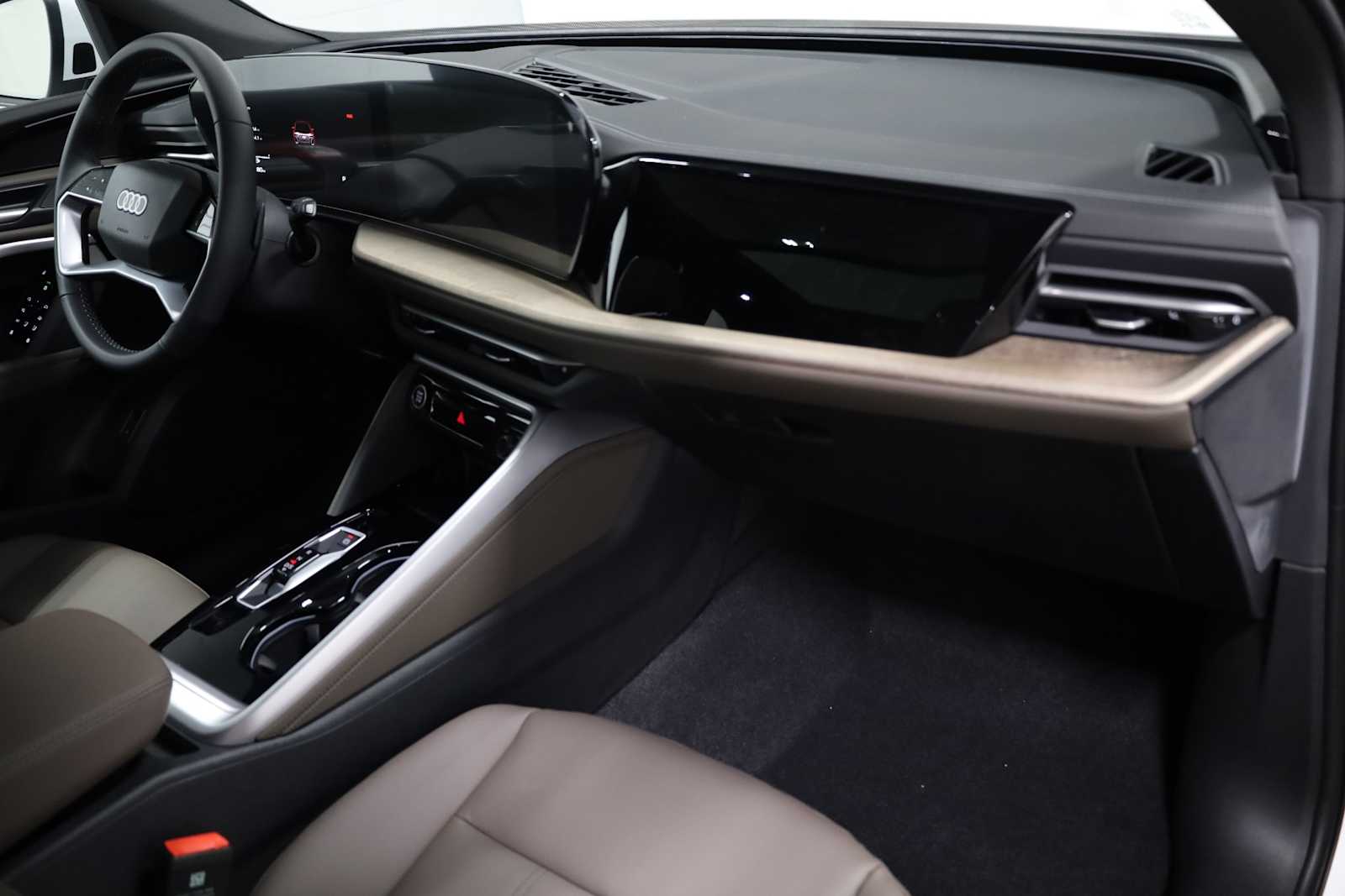 Thumbnail: 2025 Audi Q5 - 5