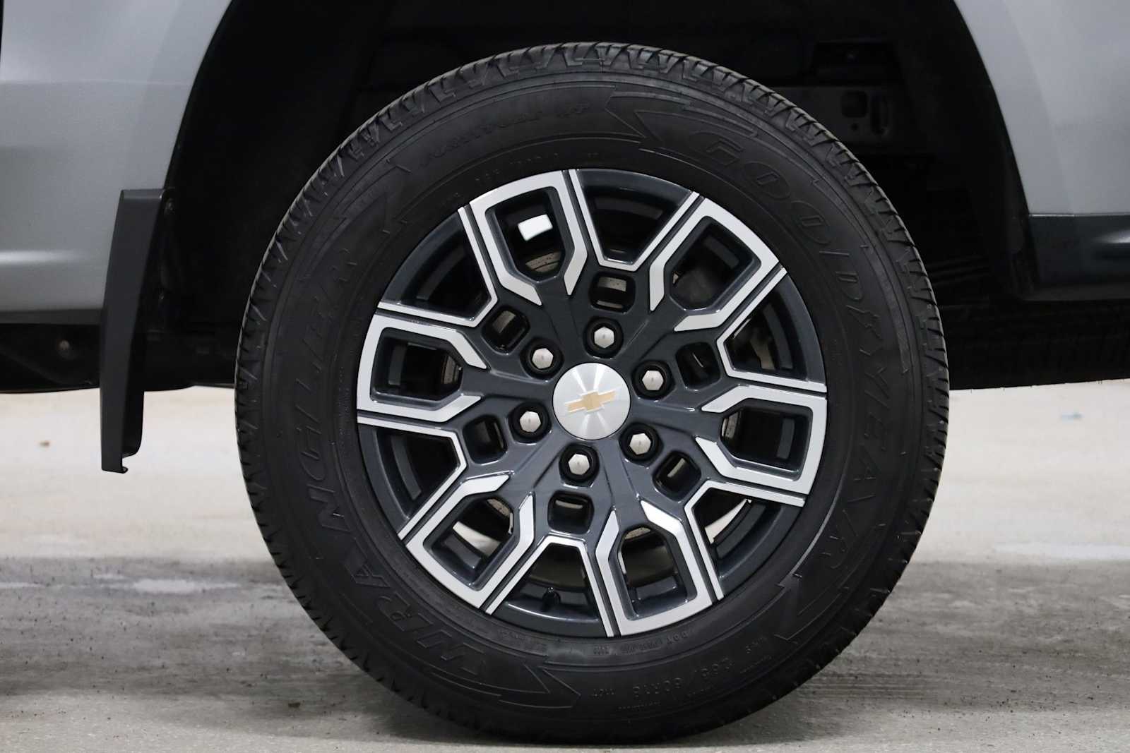 Thumbnail: 2023 Chevrolet Colorado - 35