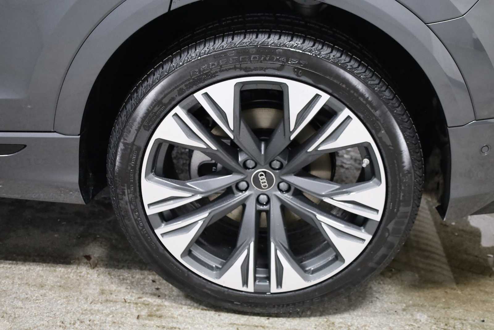 Thumbnail: 2026 Audi Q8 - 36