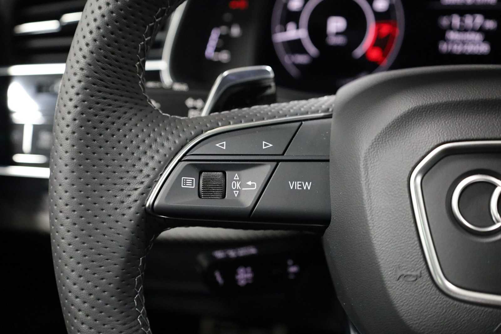 Thumbnail: 2026 Audi RS Q8 - 25