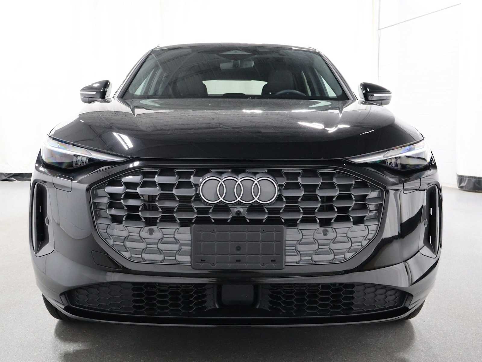 Thumbnail: 2025 Audi Q5 - 13