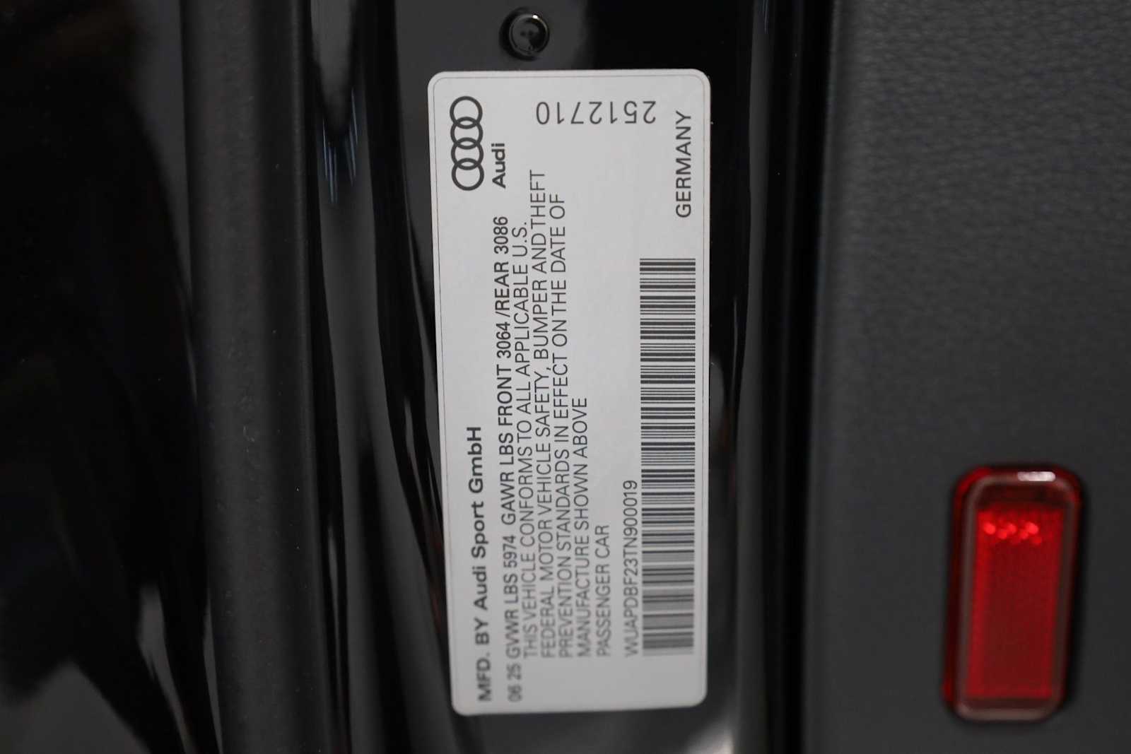 Thumbnail: 2026 Audi RS 7 - 38