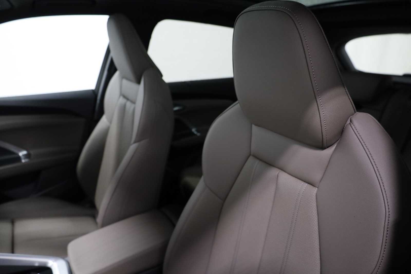 Thumbnail: 2025 Audi Q5 - 18