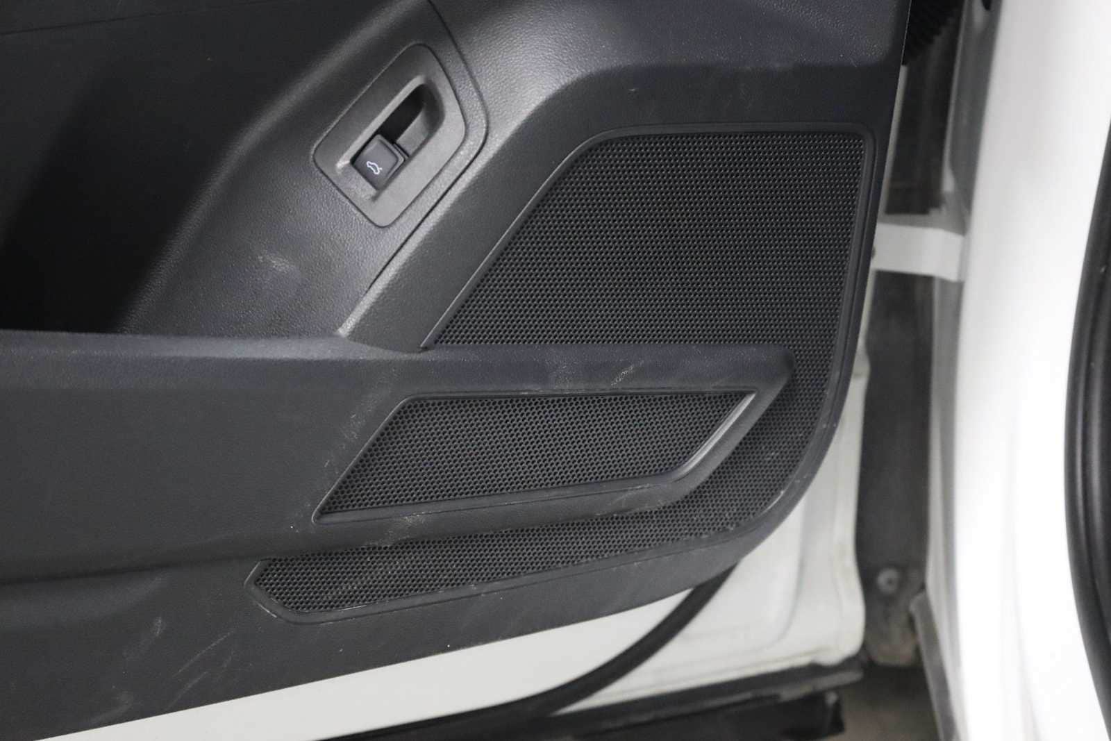 Thumbnail: 2023 Volkswagen Atlas - 17