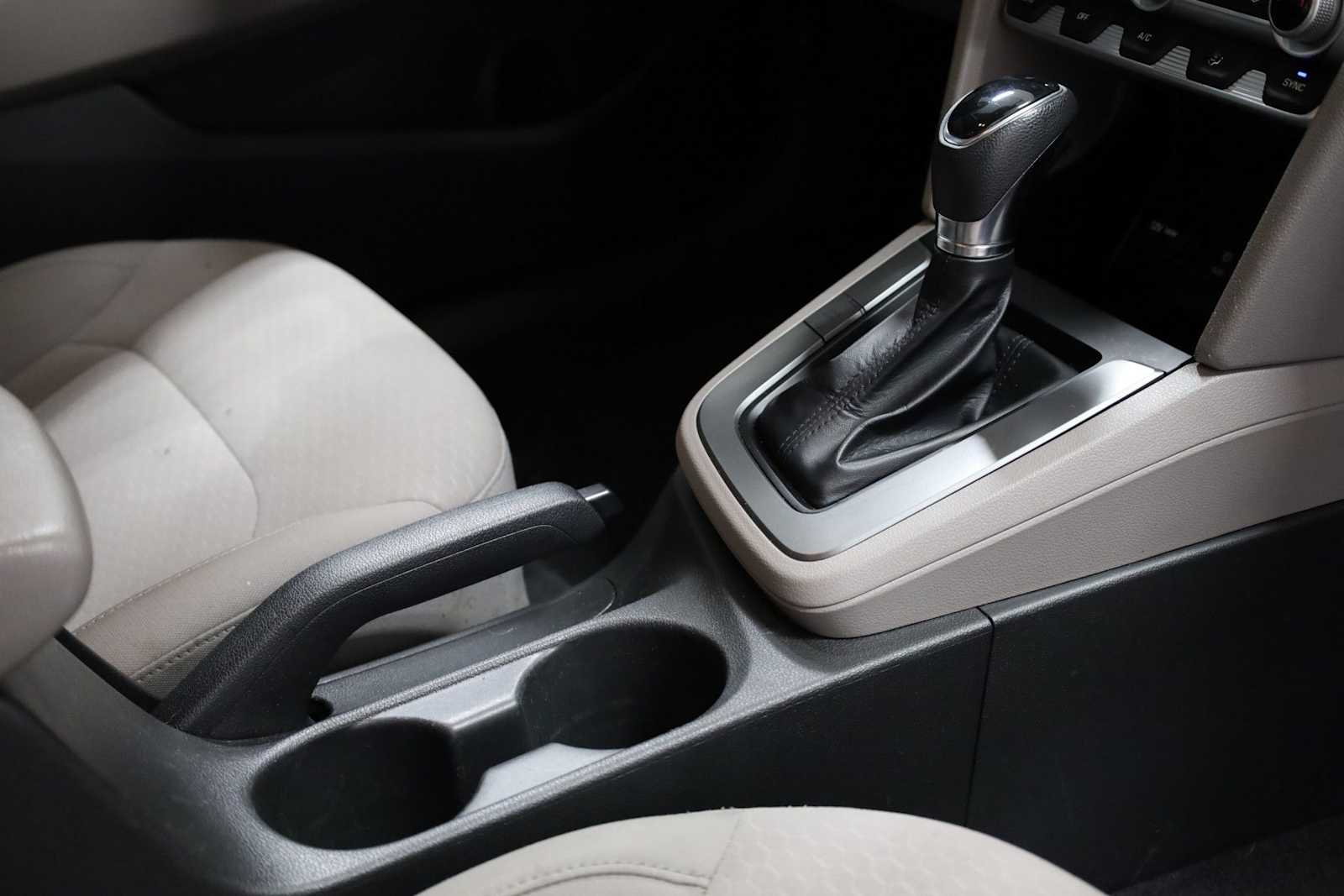 Thumbnail: 2020 Hyundai Elantra - 18