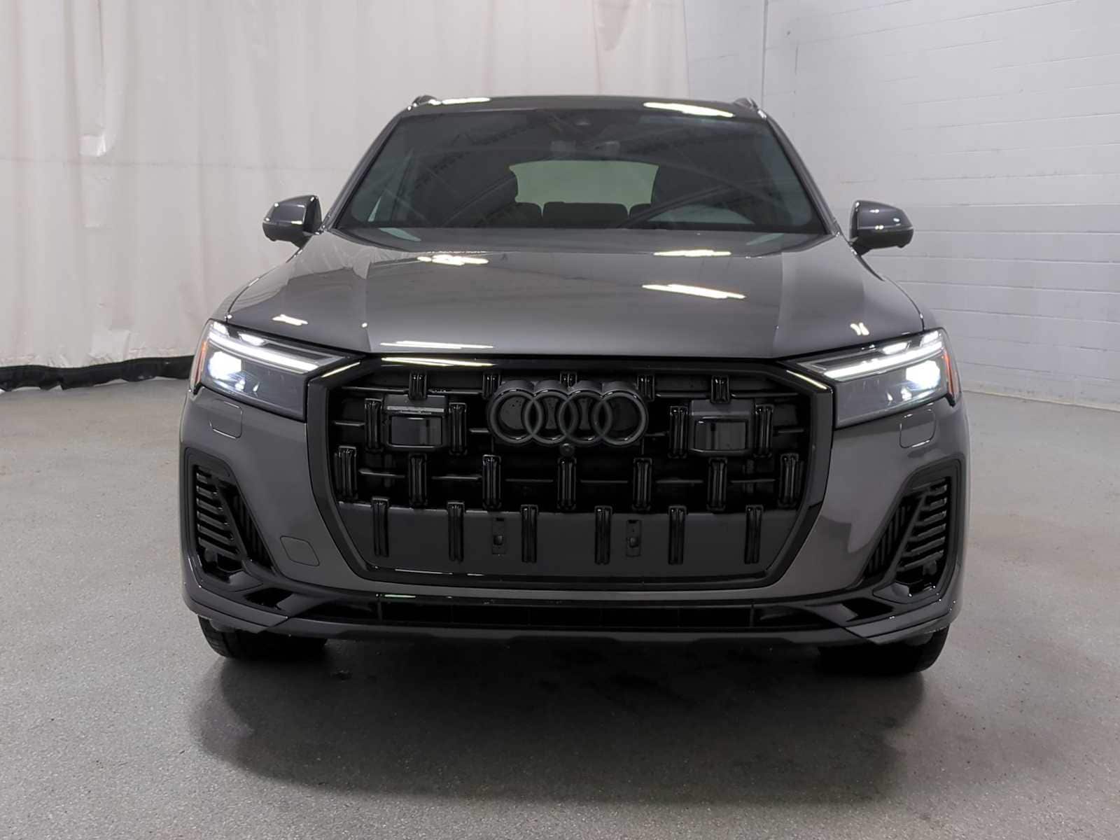 Thumbnail: 2026 Audi Q7 - 14
