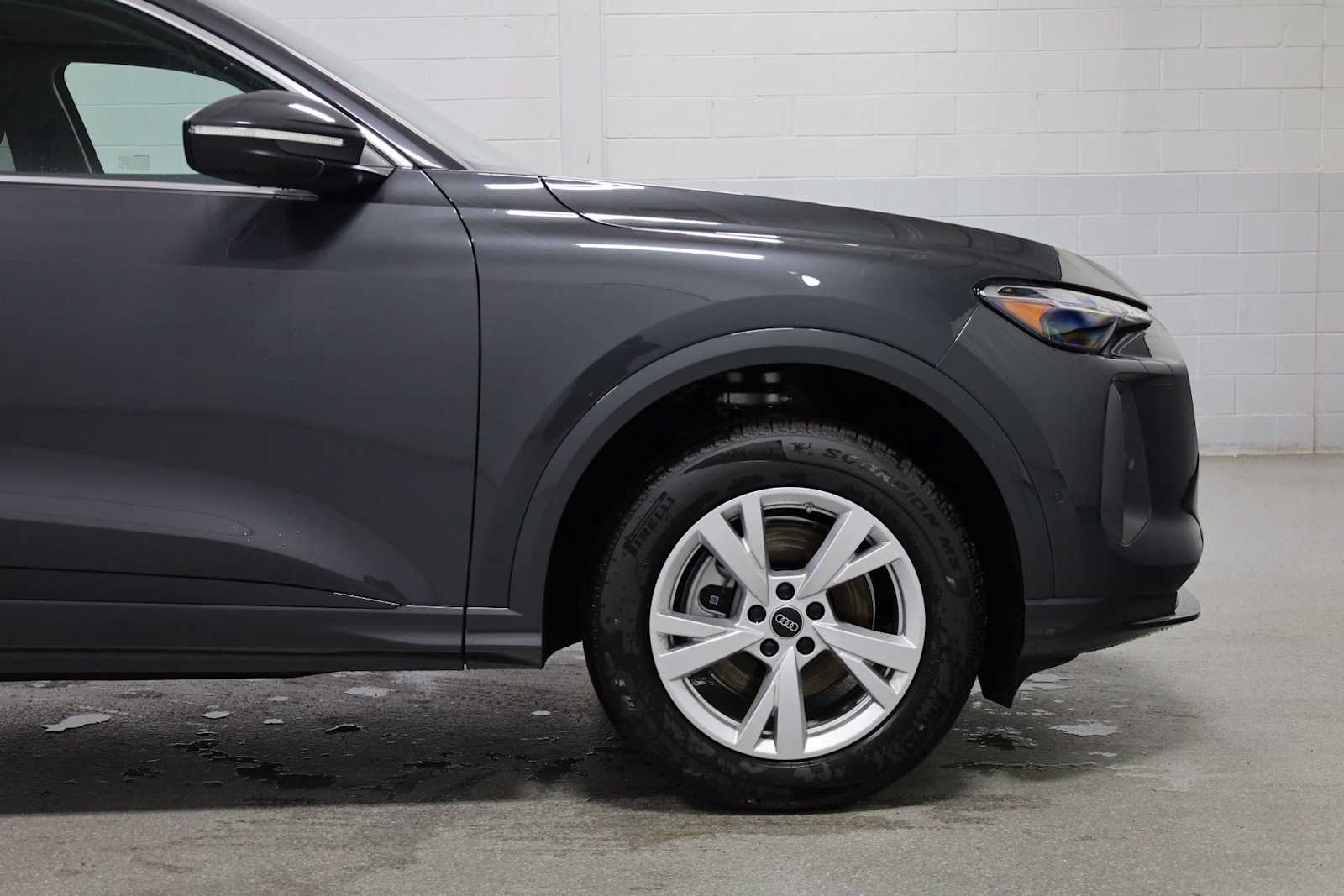 Thumbnail: 2025 Audi Q5 - 11