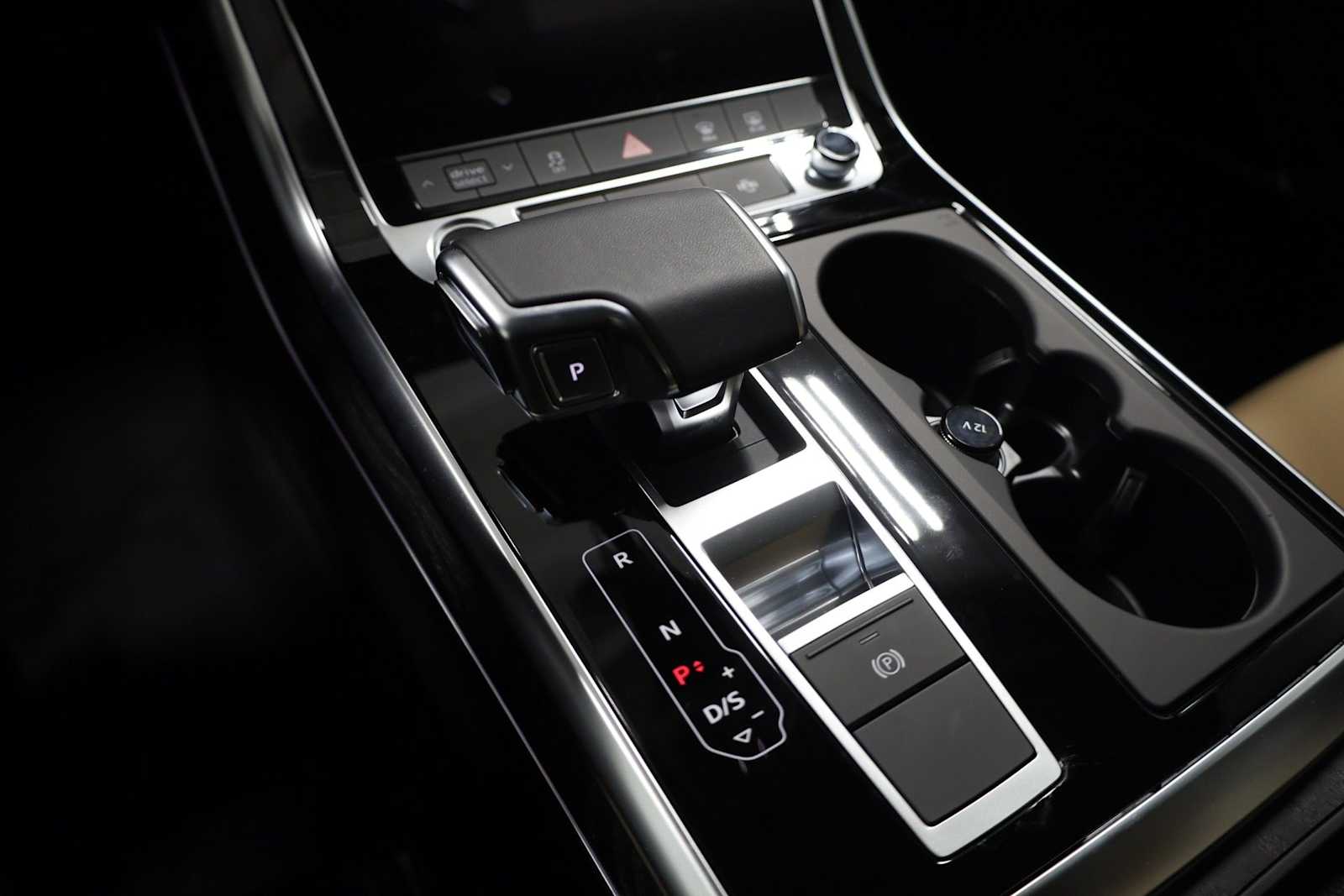 Thumbnail: 2026 Audi Q7 - 27