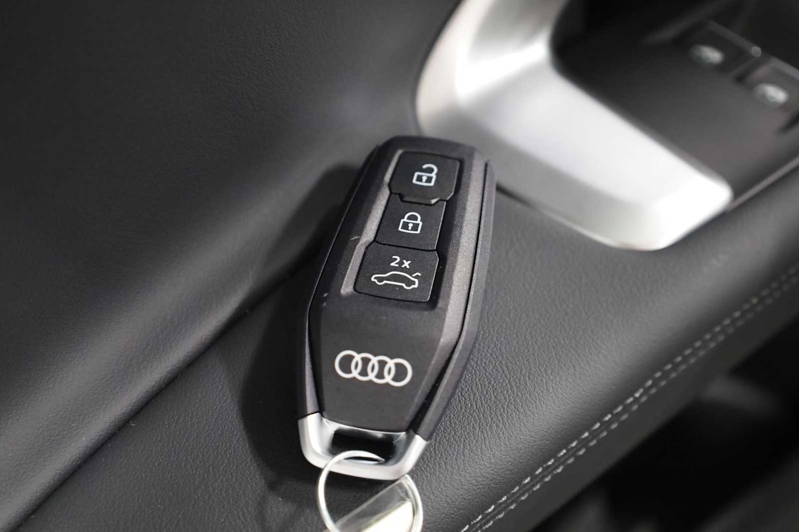 Thumbnail: 2025 Audi Q5 - 41