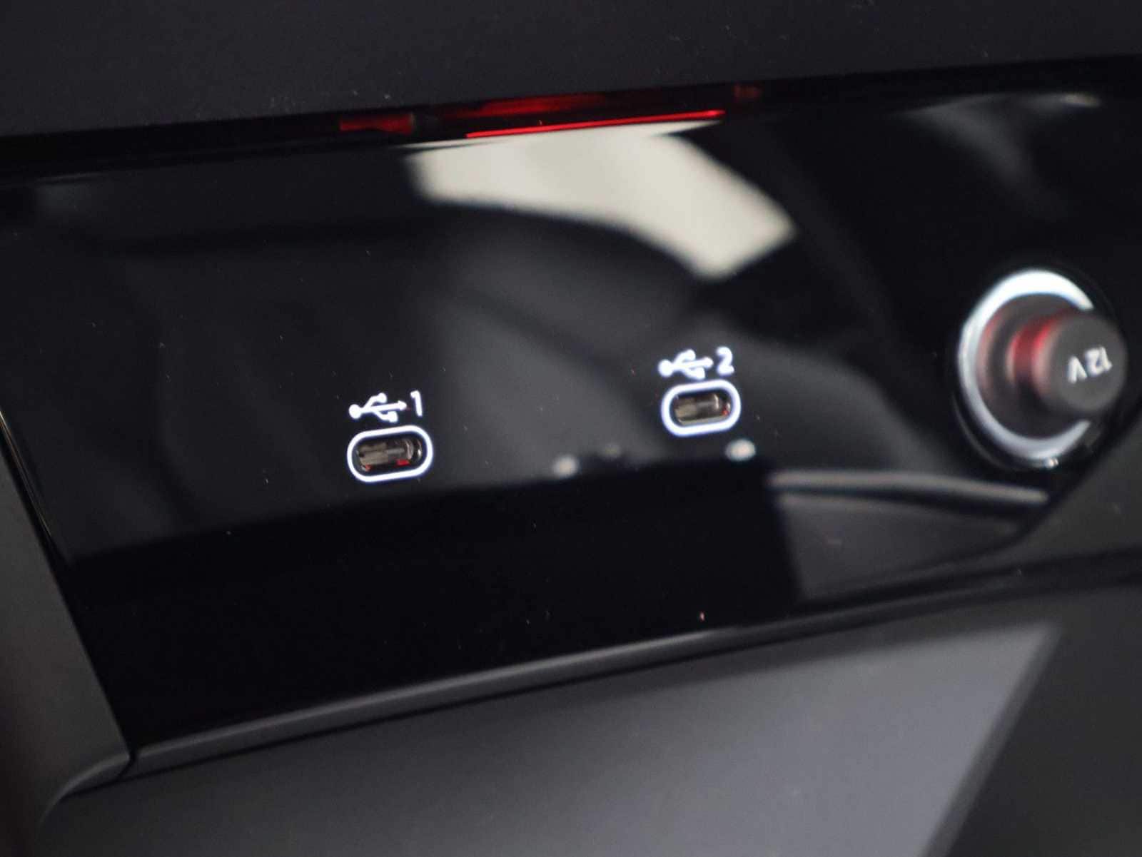 Thumbnail: 2027 Audi Q6 e-tron - 33