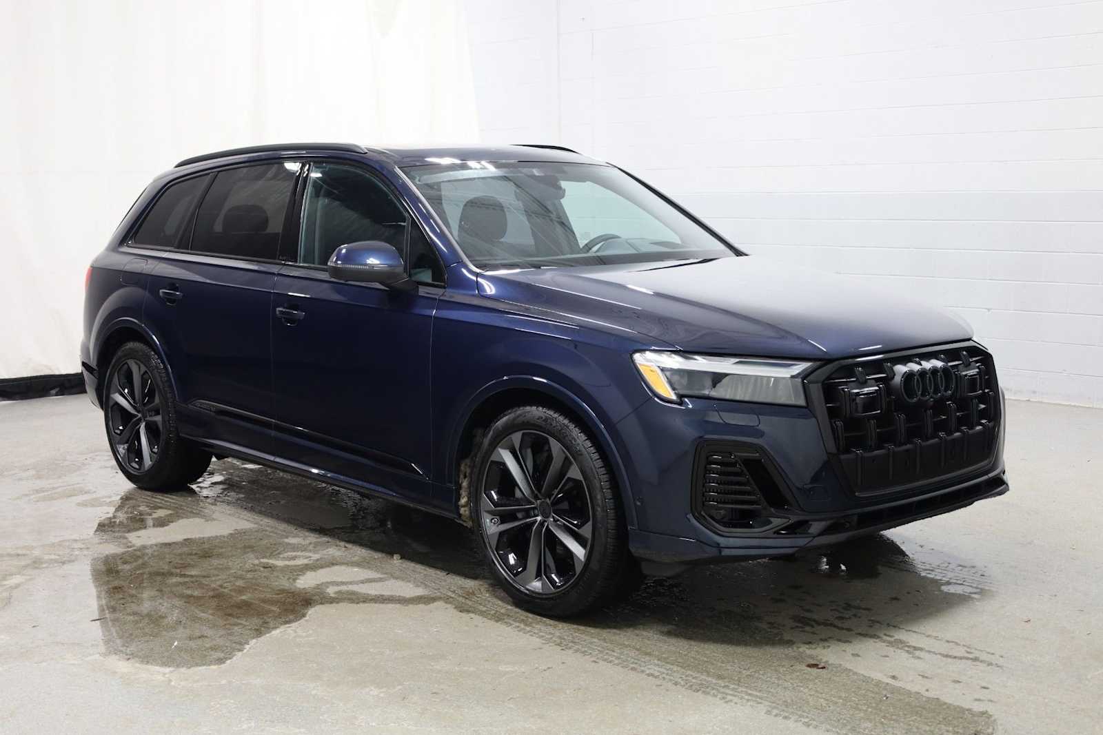 Thumbnail: 2026 Audi Q7 - 13