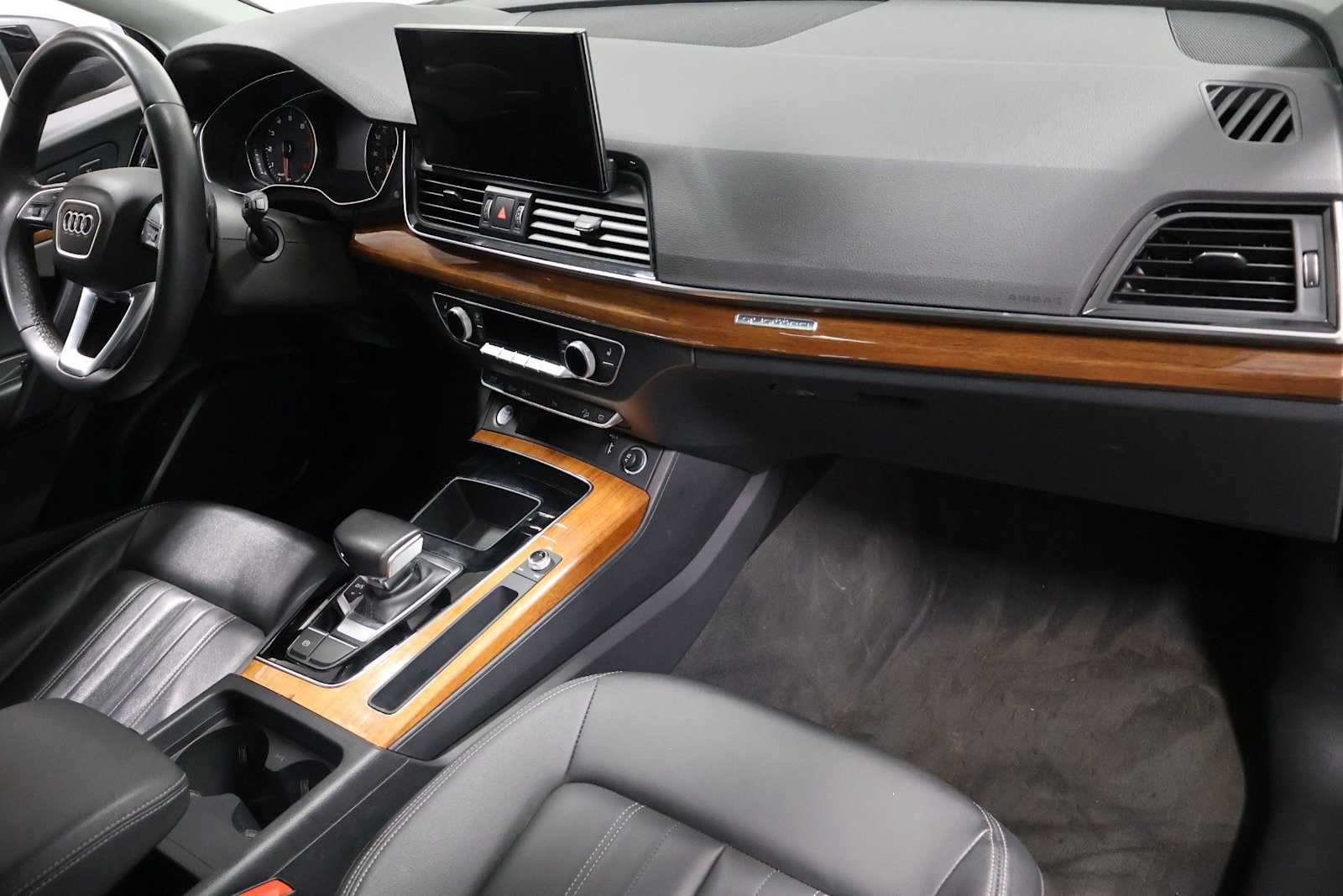 Thumbnail: 2023 Audi Q5 - 6