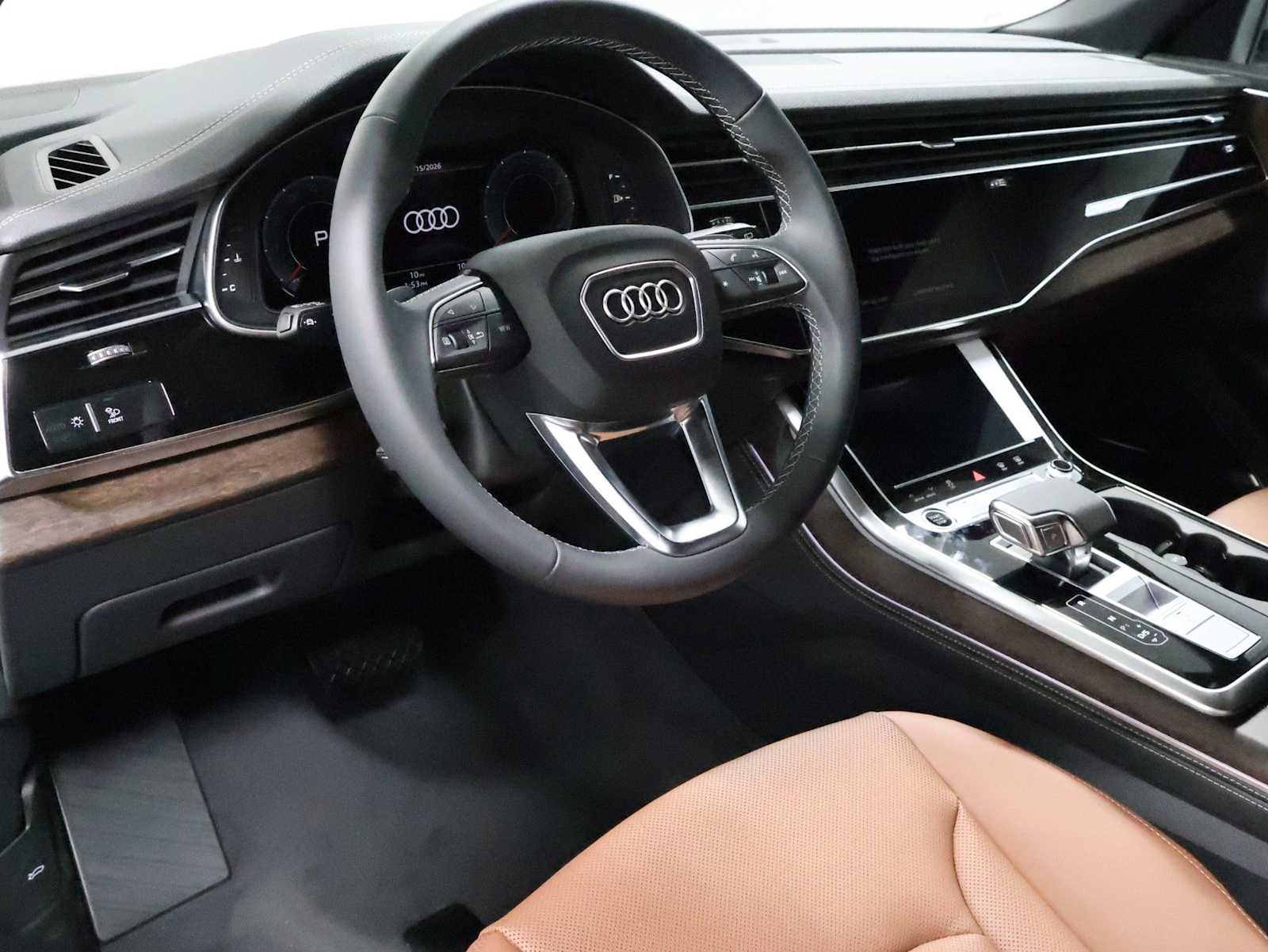 Thumbnail: 2026 Audi Q8 - 4