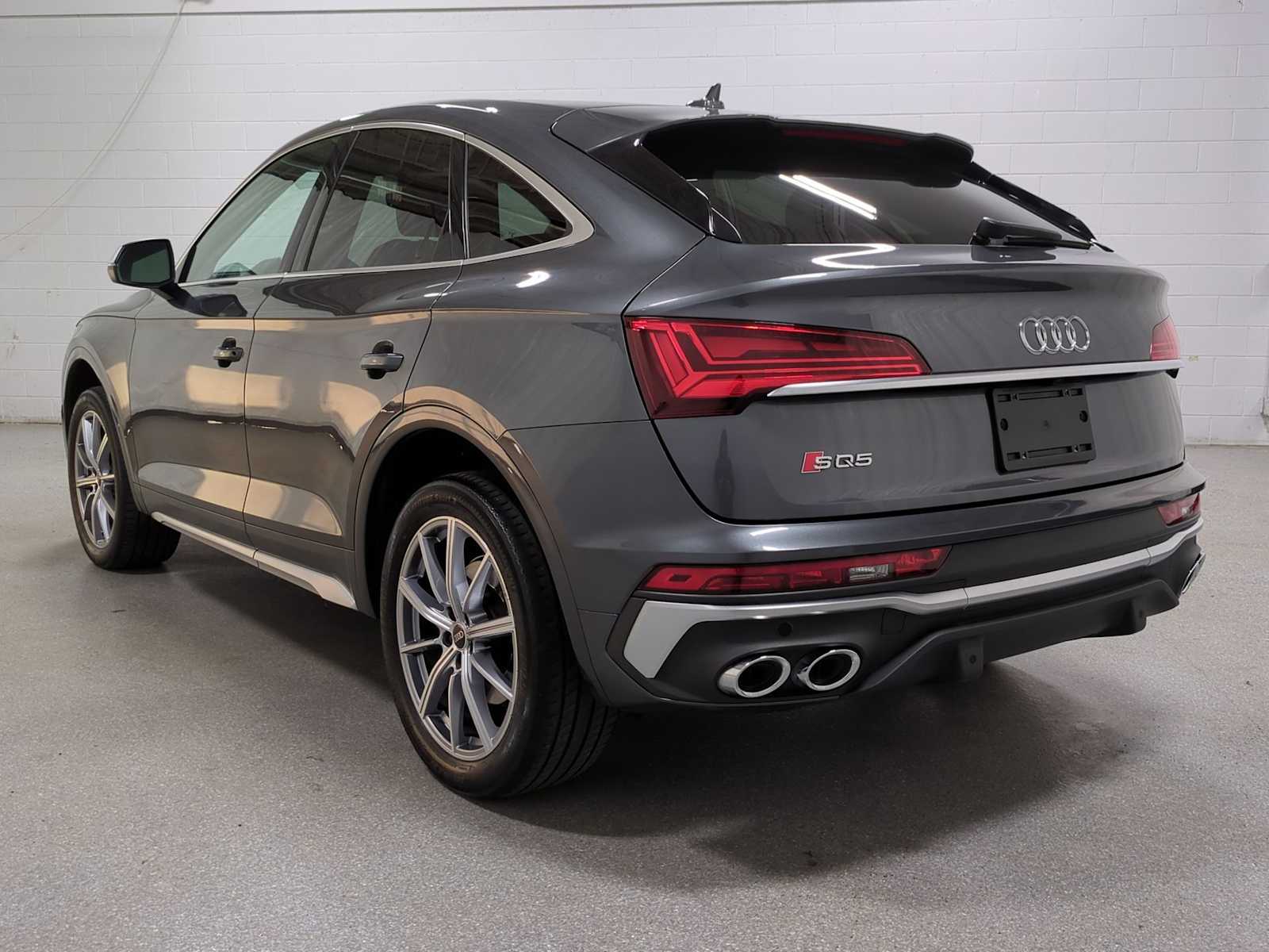 Thumbnail: 2023 Audi SQ5 - 4