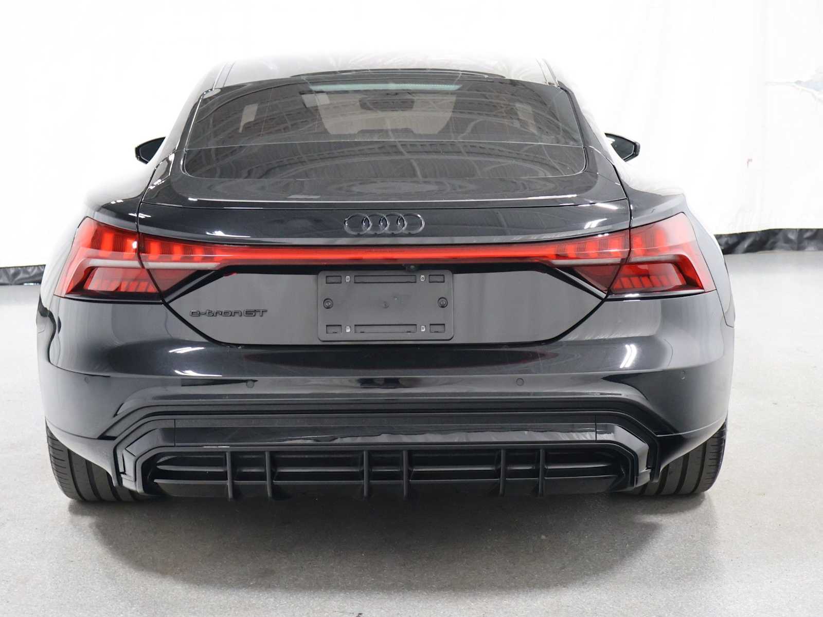Thumbnail: 2023 Audi e-tron GT - 7