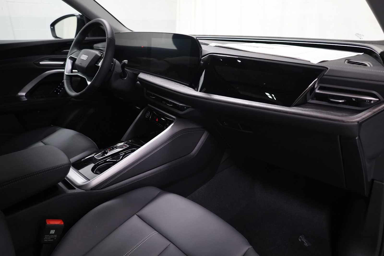 Thumbnail: 2025 Audi Q5 - 6