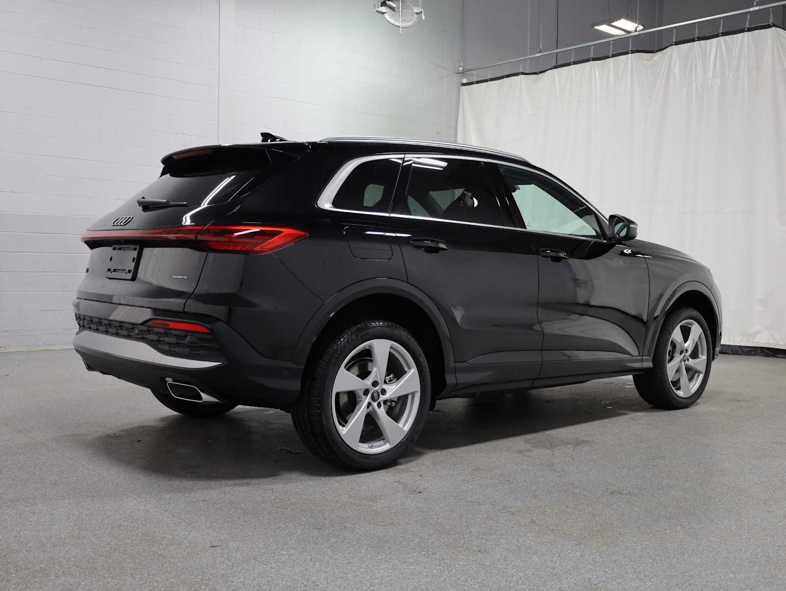 Thumbnail: 2026 Audi Q5 - 9