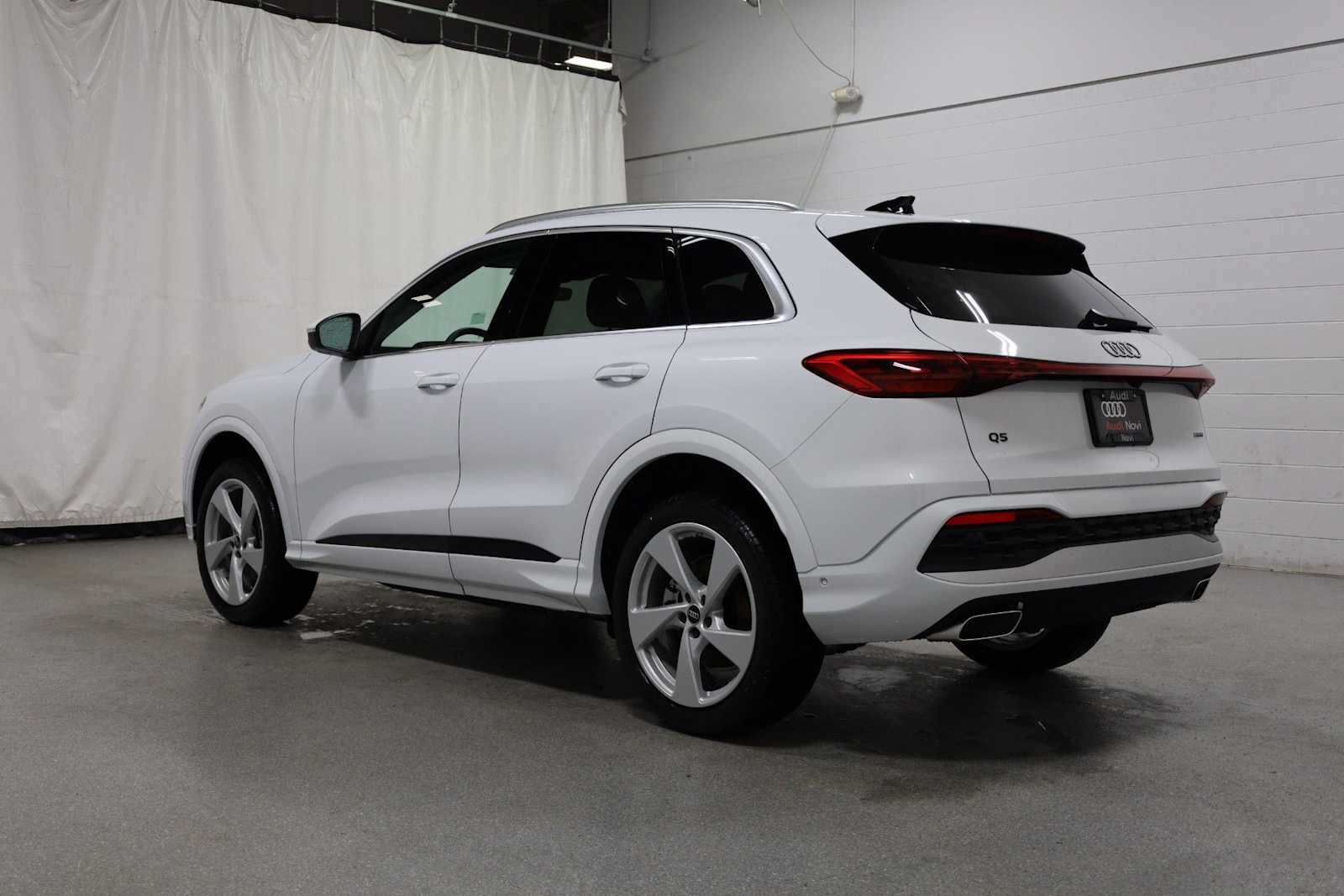 Thumbnail: 2026 Audi Q5 - 3