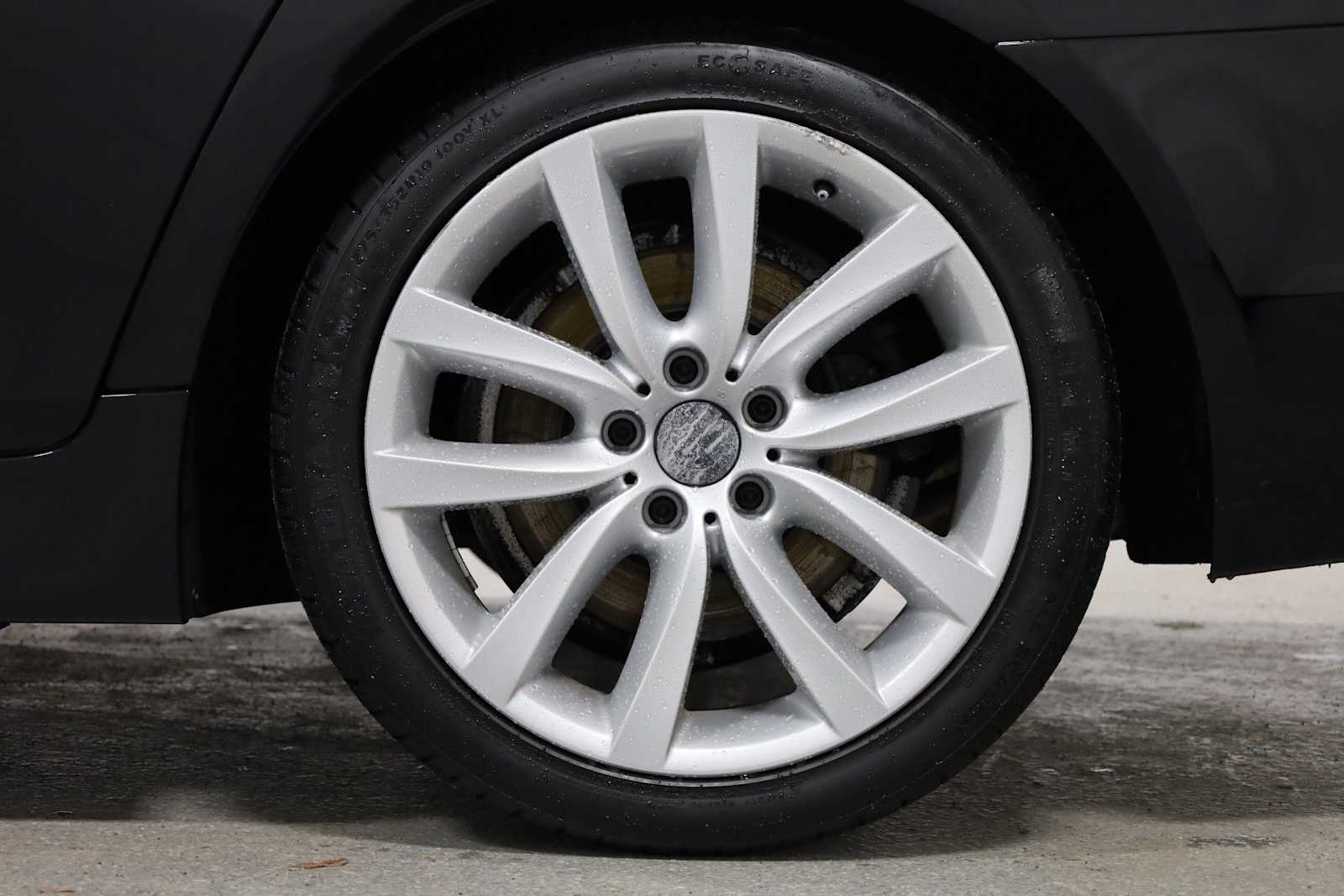 Thumbnail: 2011 BMW 5 Series - 36