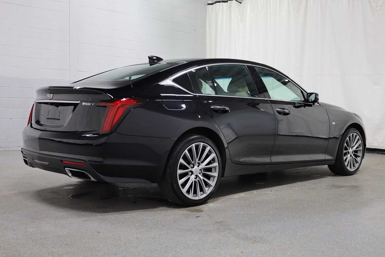 Thumbnail: 2023 Cadillac CT5 - 9