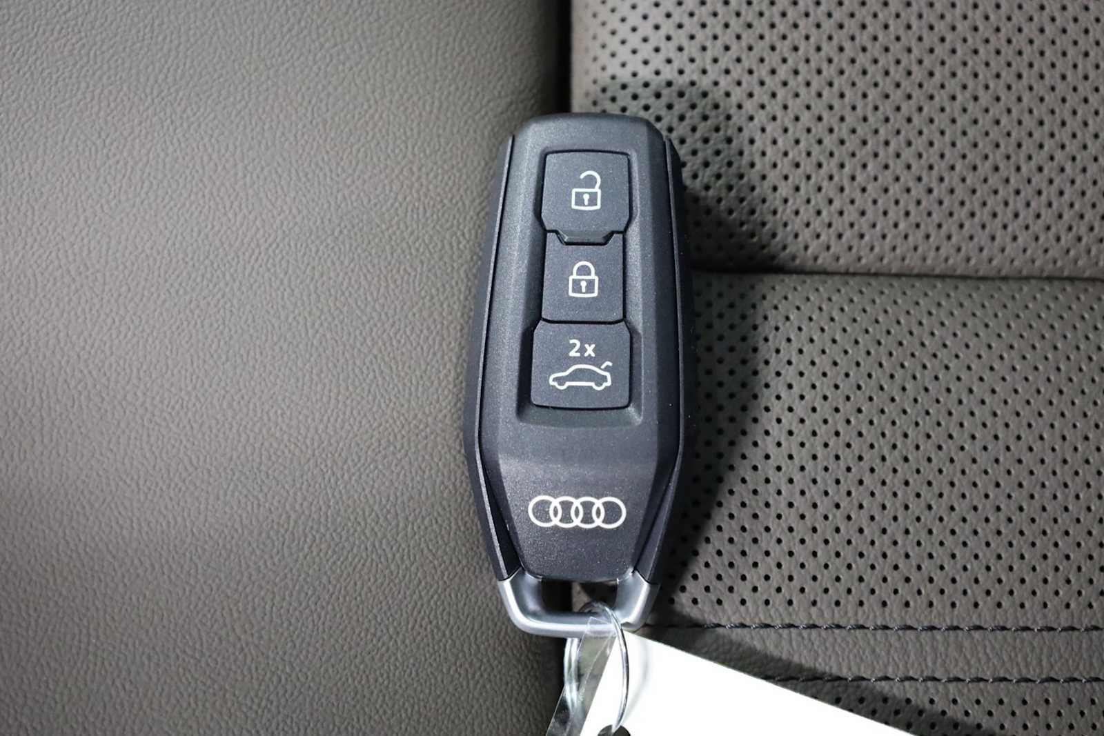 Thumbnail: 2025 Audi Q5 - 41