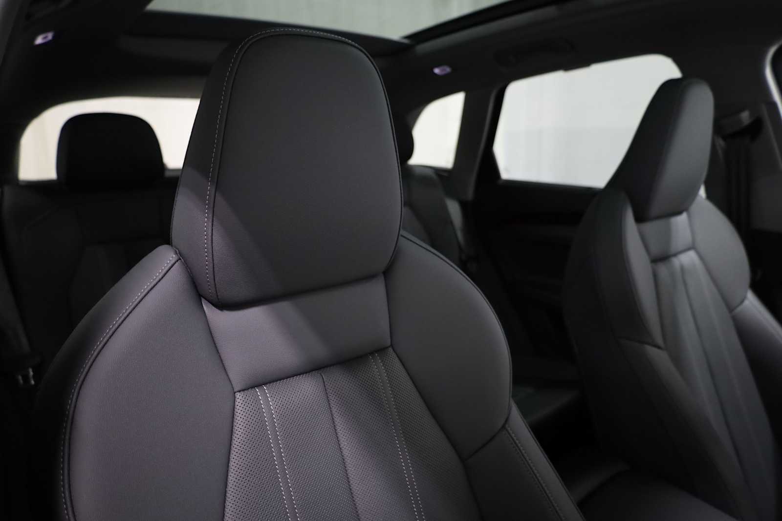 Thumbnail: 2025 Audi Q5 - 21