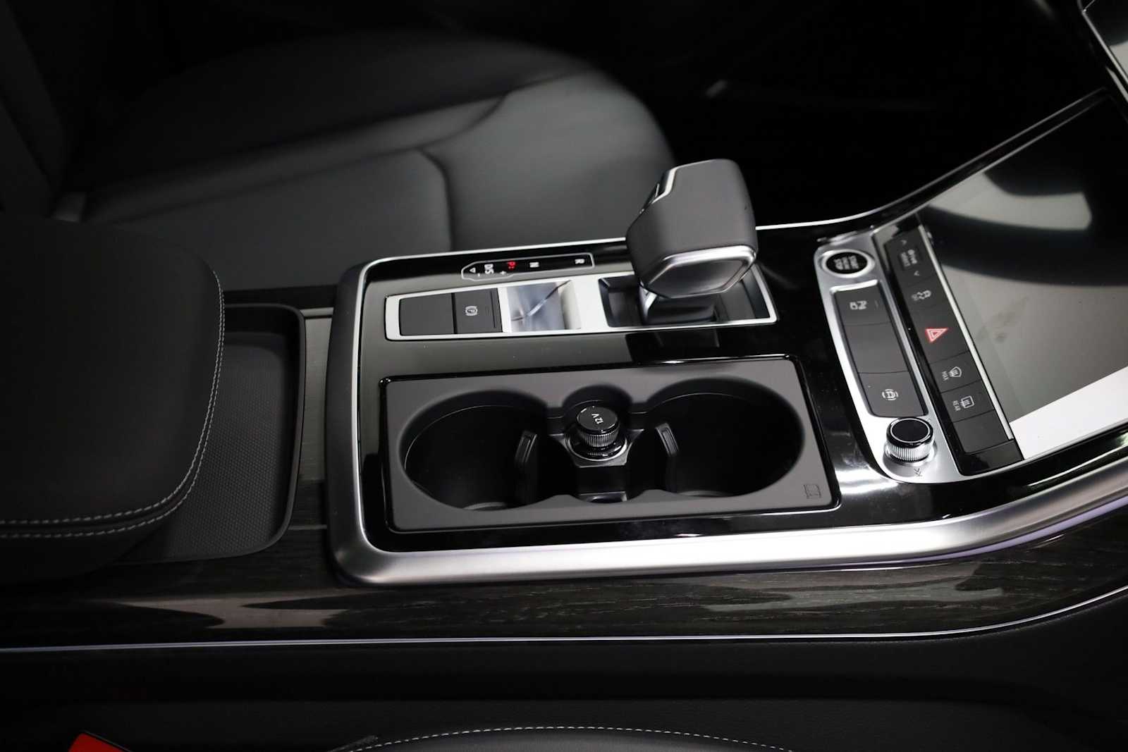 Thumbnail: 2026 Audi Q7 - 20