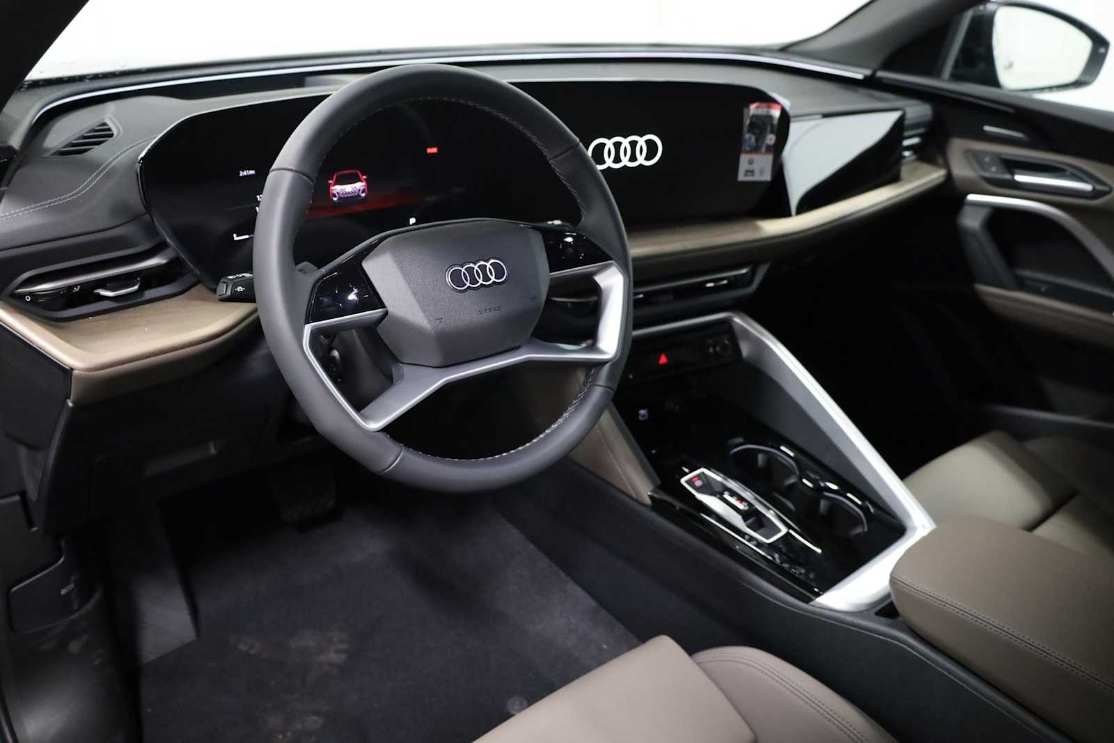 Thumbnail: 2025 Audi Q5 - 4