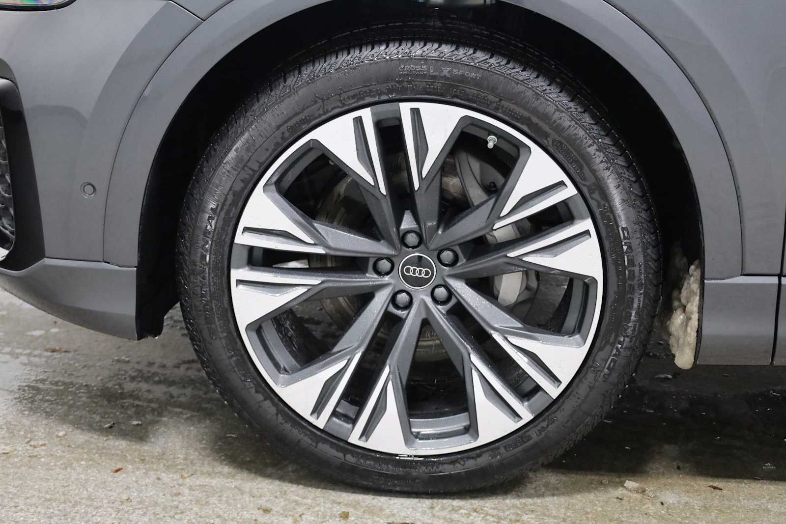 Thumbnail: 2026 Audi Q8 - 37