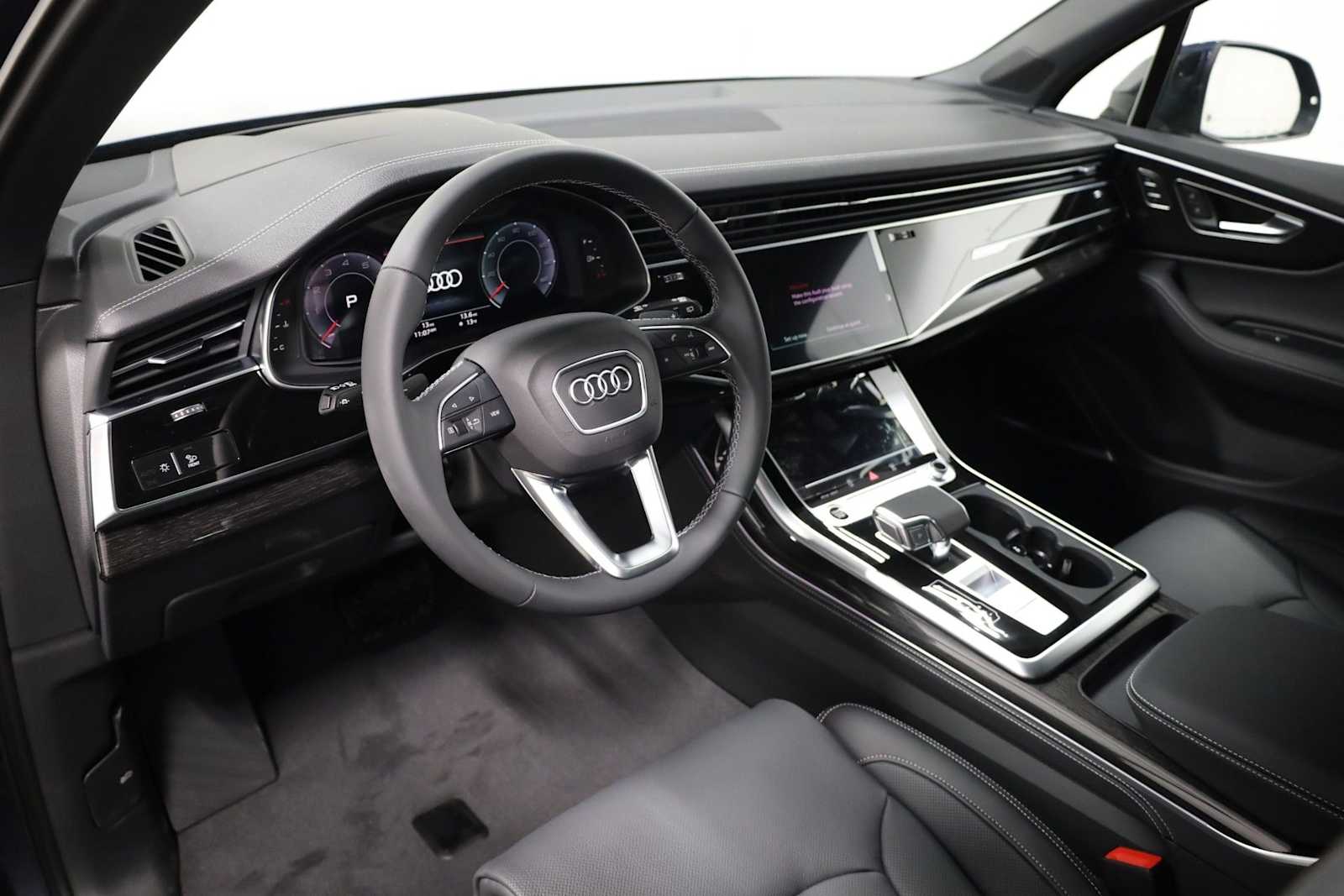 Thumbnail: 2026 Audi Q7 - 4